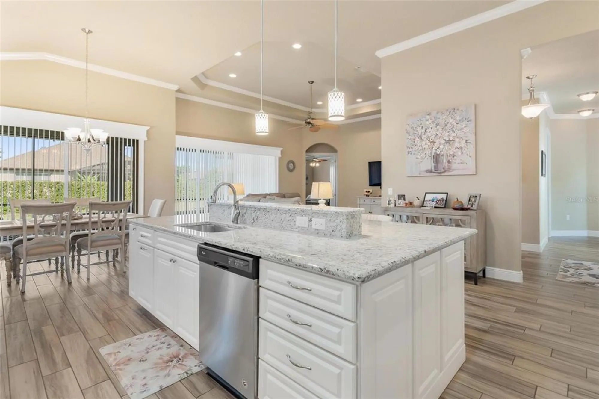 Property Slideshow image 14 of 46 | 39517 hillrise ln, Lady Lake, FL, 32159