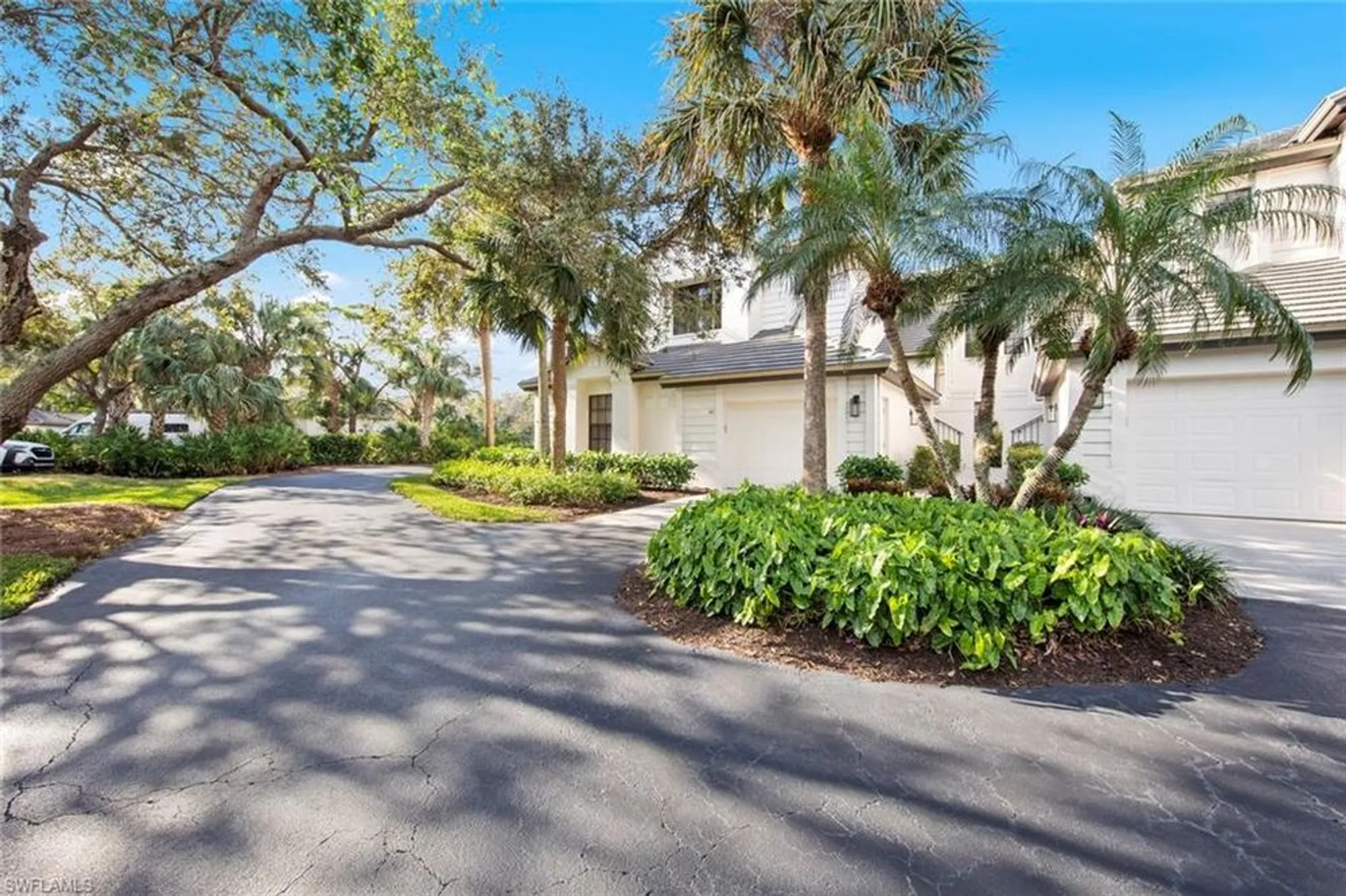 Property Slideshow image 35 of 40 | 27031 oakwood lake dr 201, Bonita Springs, FL, 34134