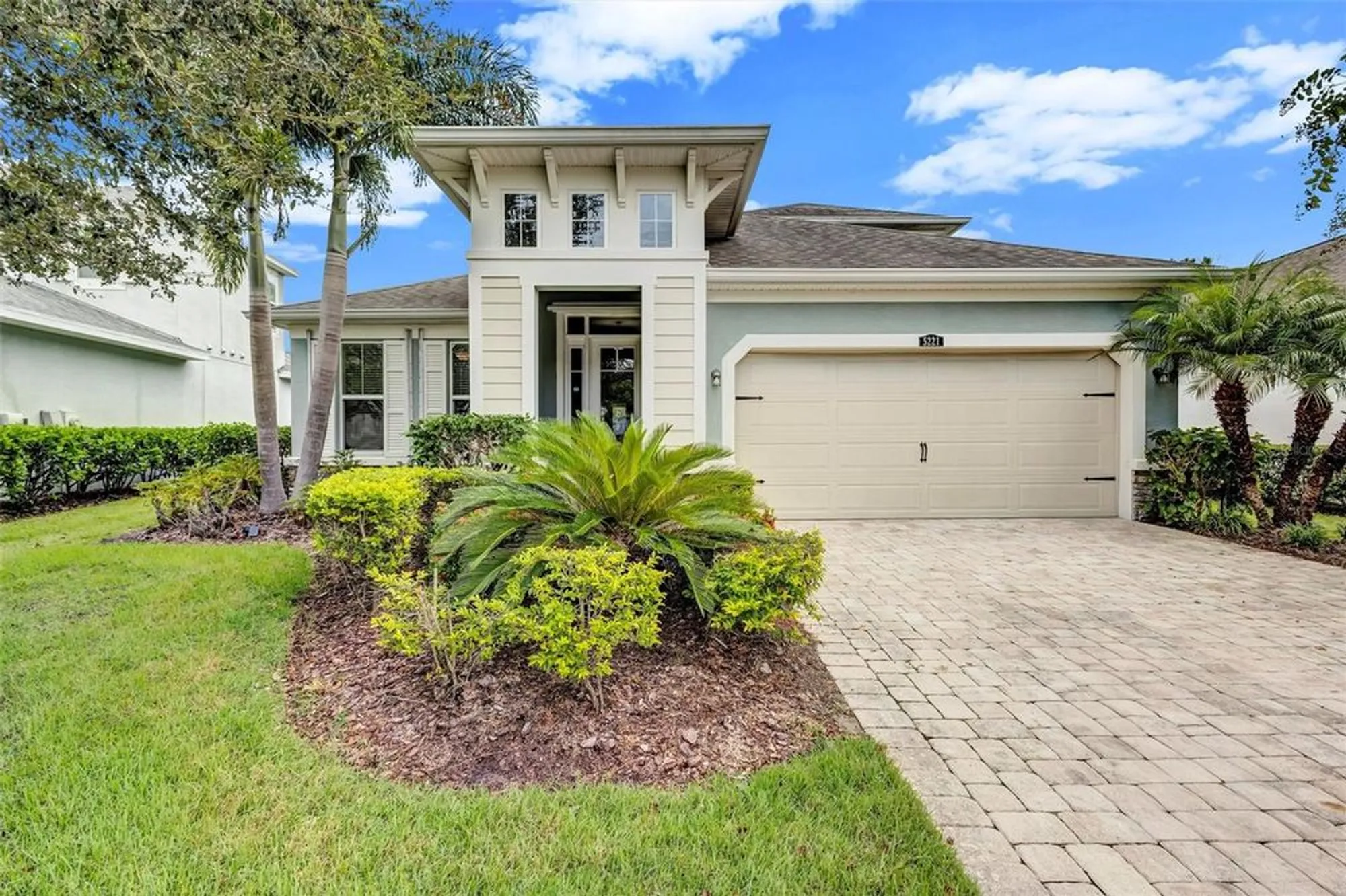 Property Slideshow image 1 of 55 | 5221 horizon cv, Bradenton, FL, 34211