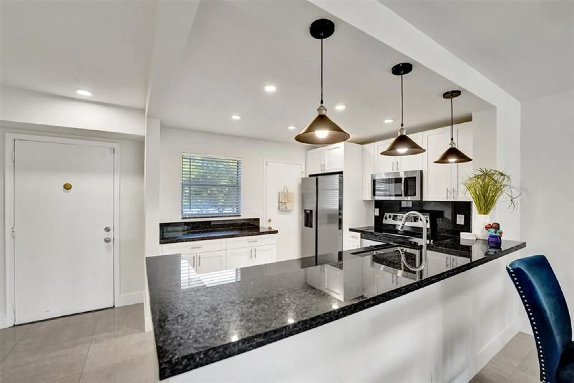 Property Slideshow image 1 of 24 | 1024 se 3rd ave apt 207, Dania Beach, FL, 33004