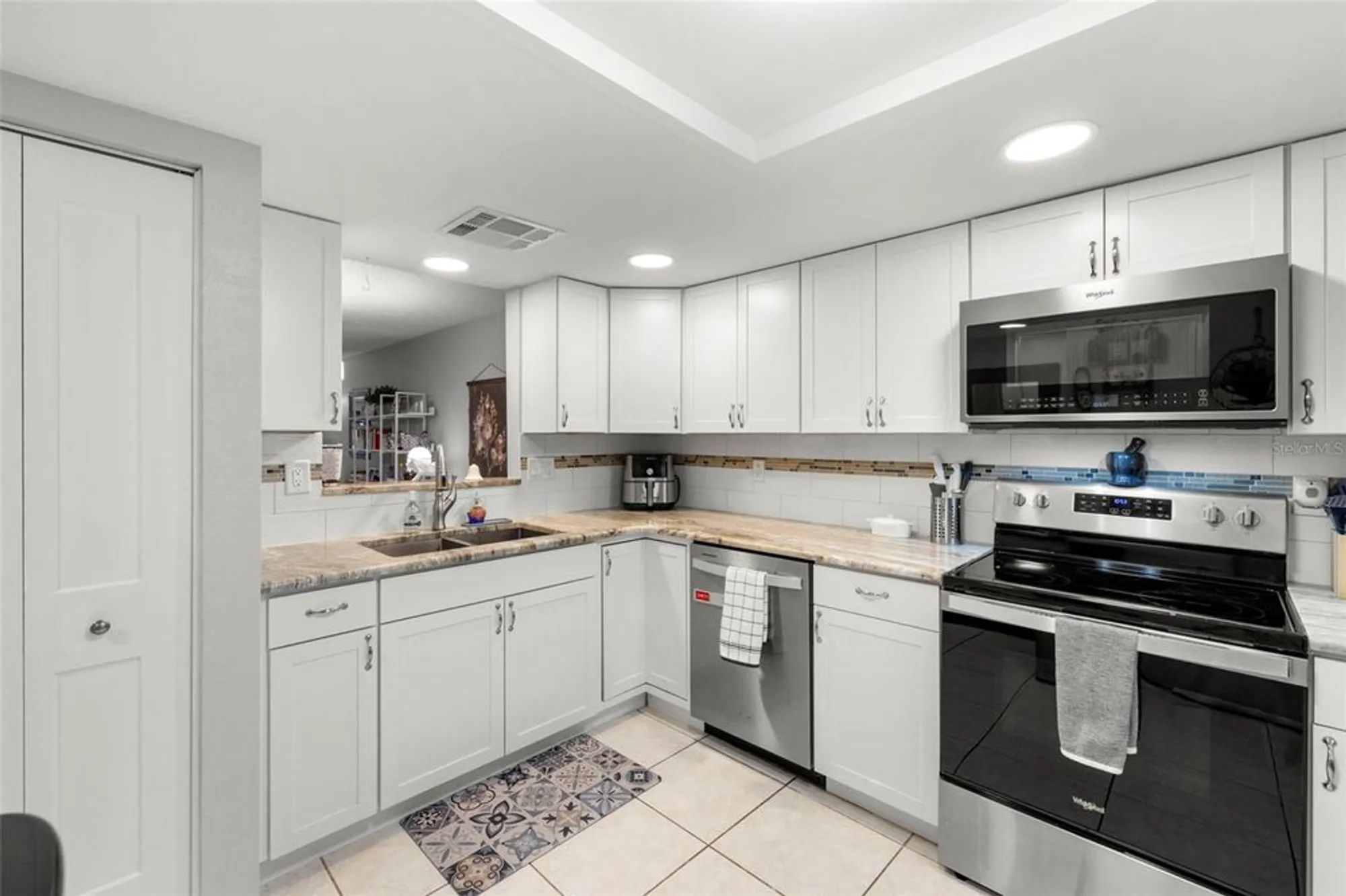 Property Slideshow image 4 of 41 | 8330 high point cir apt 6, Port Richey, FL, 34668