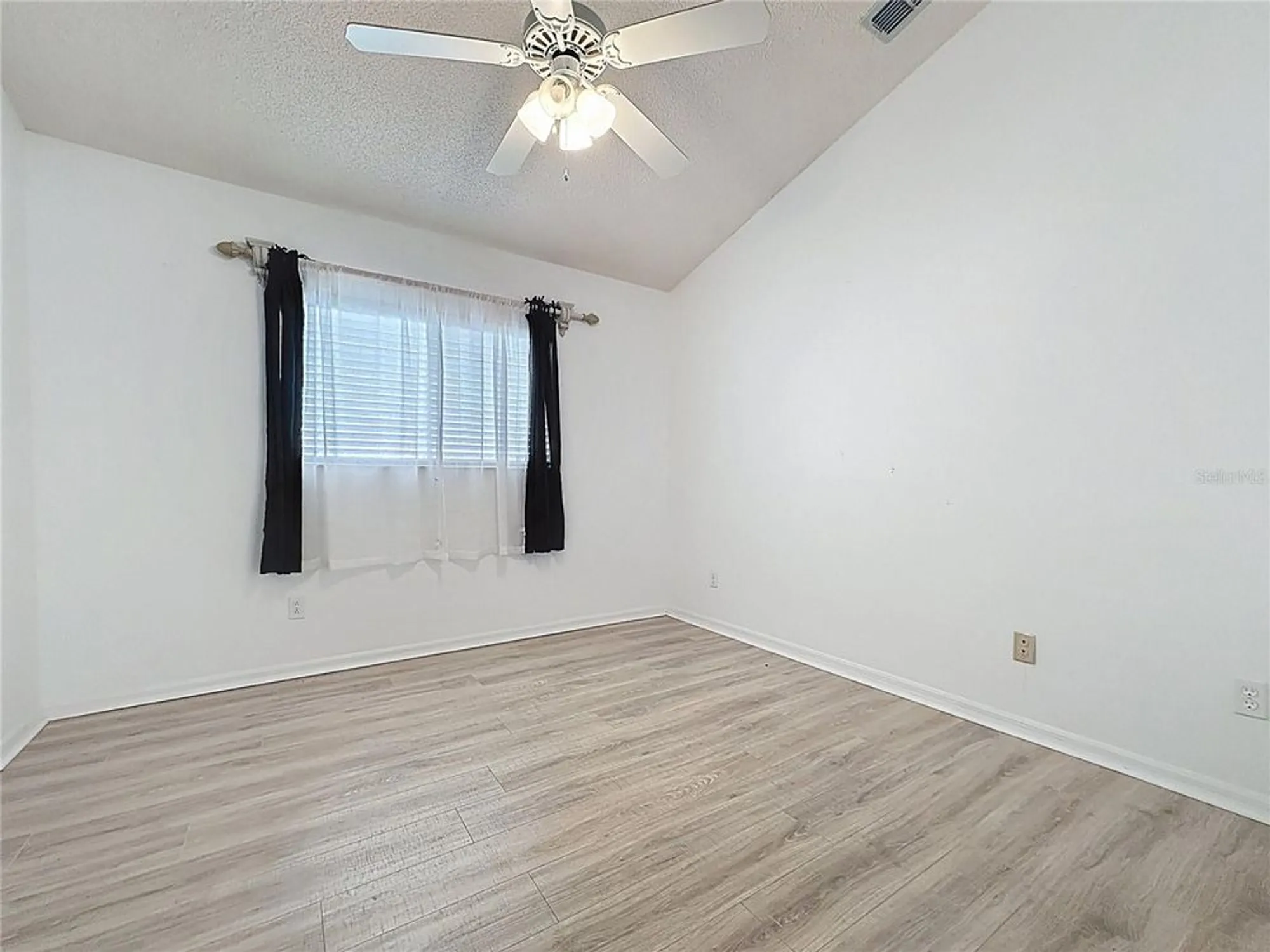 Property Slideshow image 15 of 75 | 3821 doune way, Clermont, FL, 34711