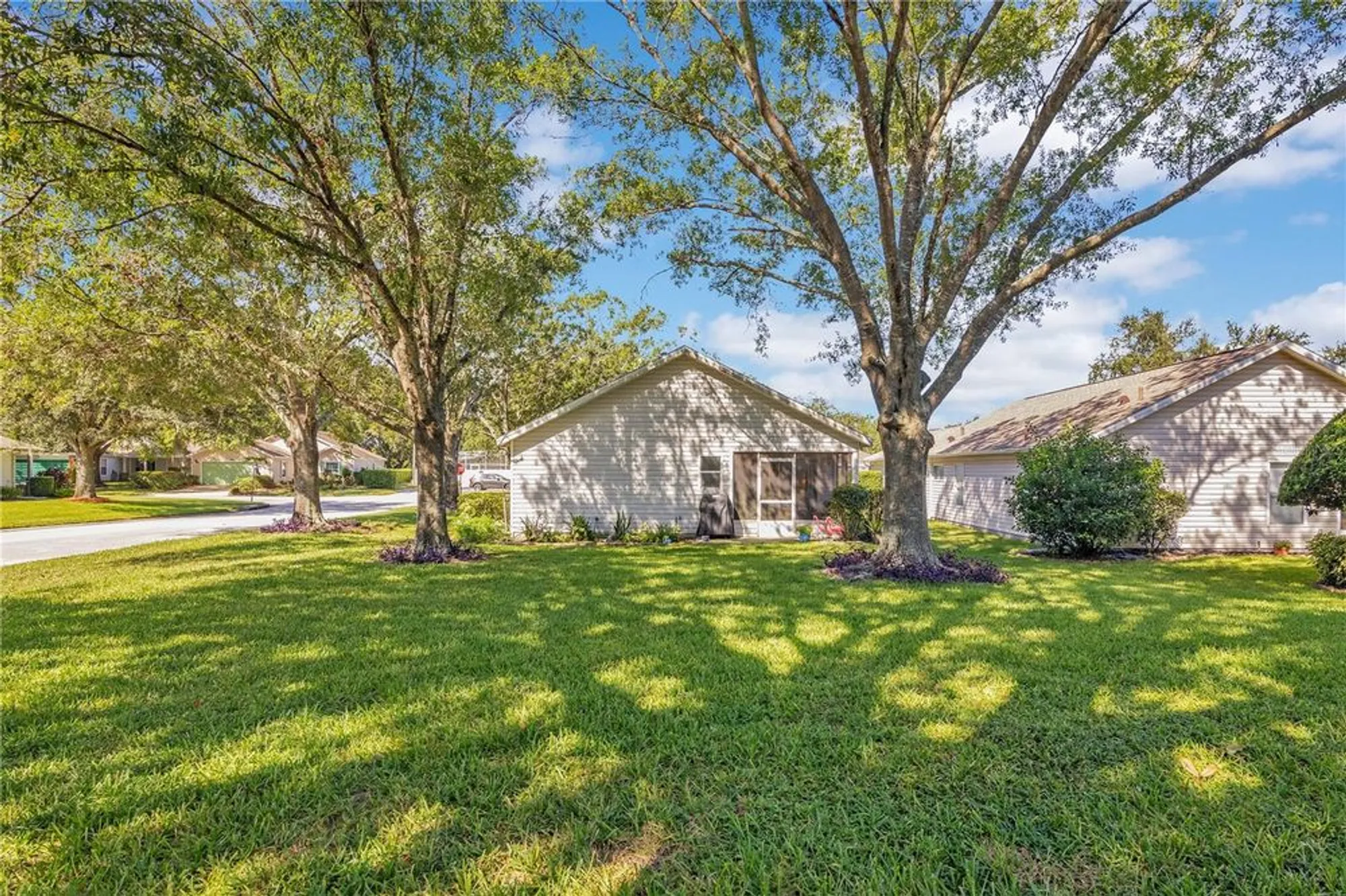 Property Slideshow image 23 of 39 | 25036 cranes roost cir, Leesburg, FL, 34748