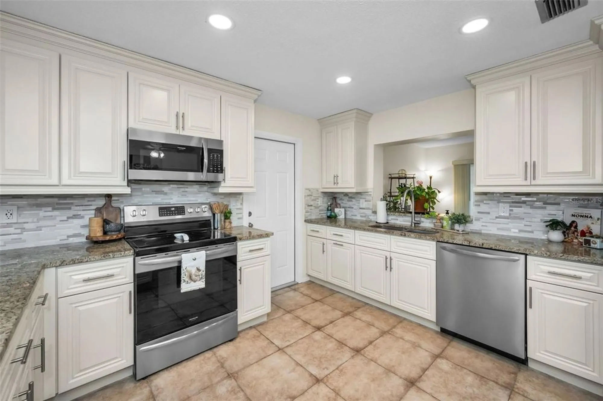 Property Slideshow image 15 of 70 | 921 anchorage ln, Palm Harbor, FL, 34685