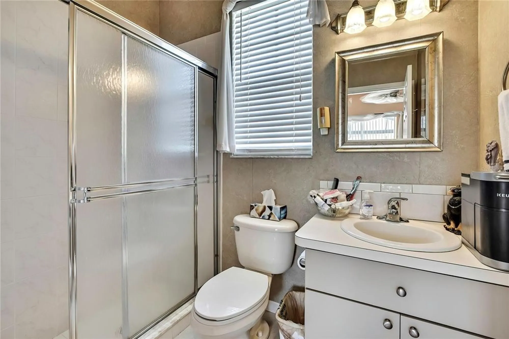 Property Slideshow image 18 of 44 | 10155 duffy cir, Weeki Wachee, FL, 34613