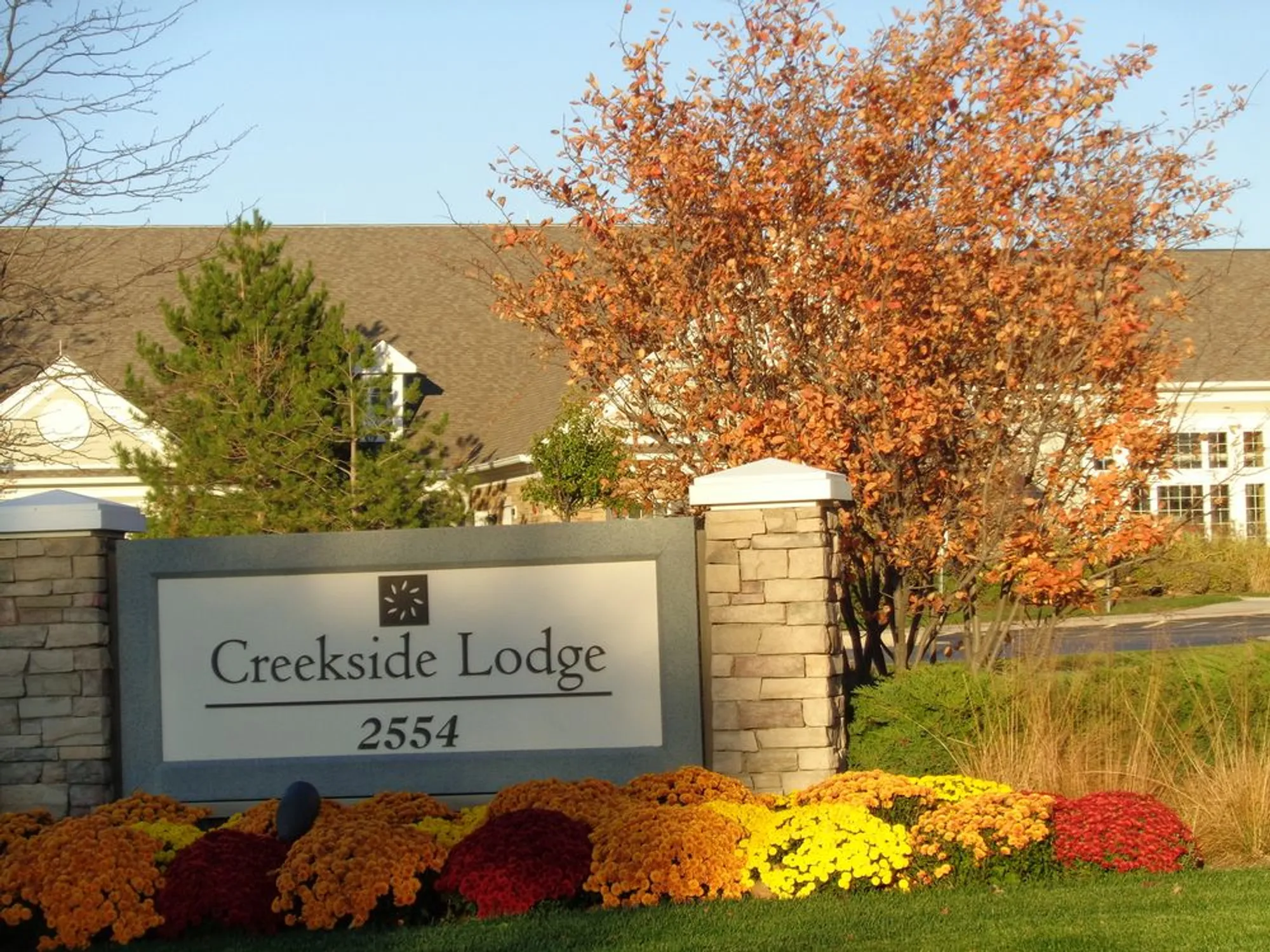 Property Slideshow image 13 of 19 | 2862 stoney creek dr, Elgin, IL, 60124