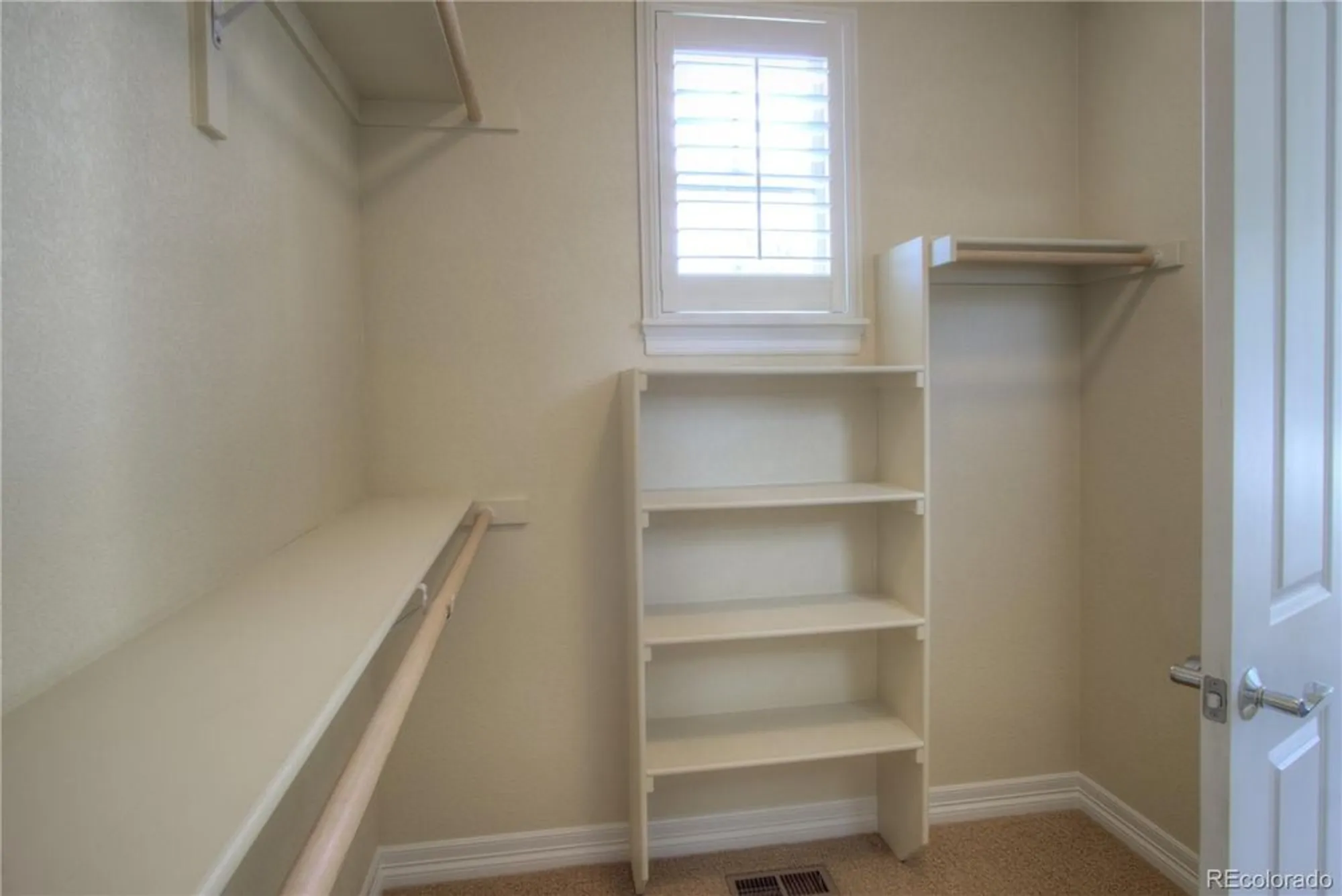 Property Slideshow image 27 of 49 | 8594 w quarto ave, Littleton, CO, 80128