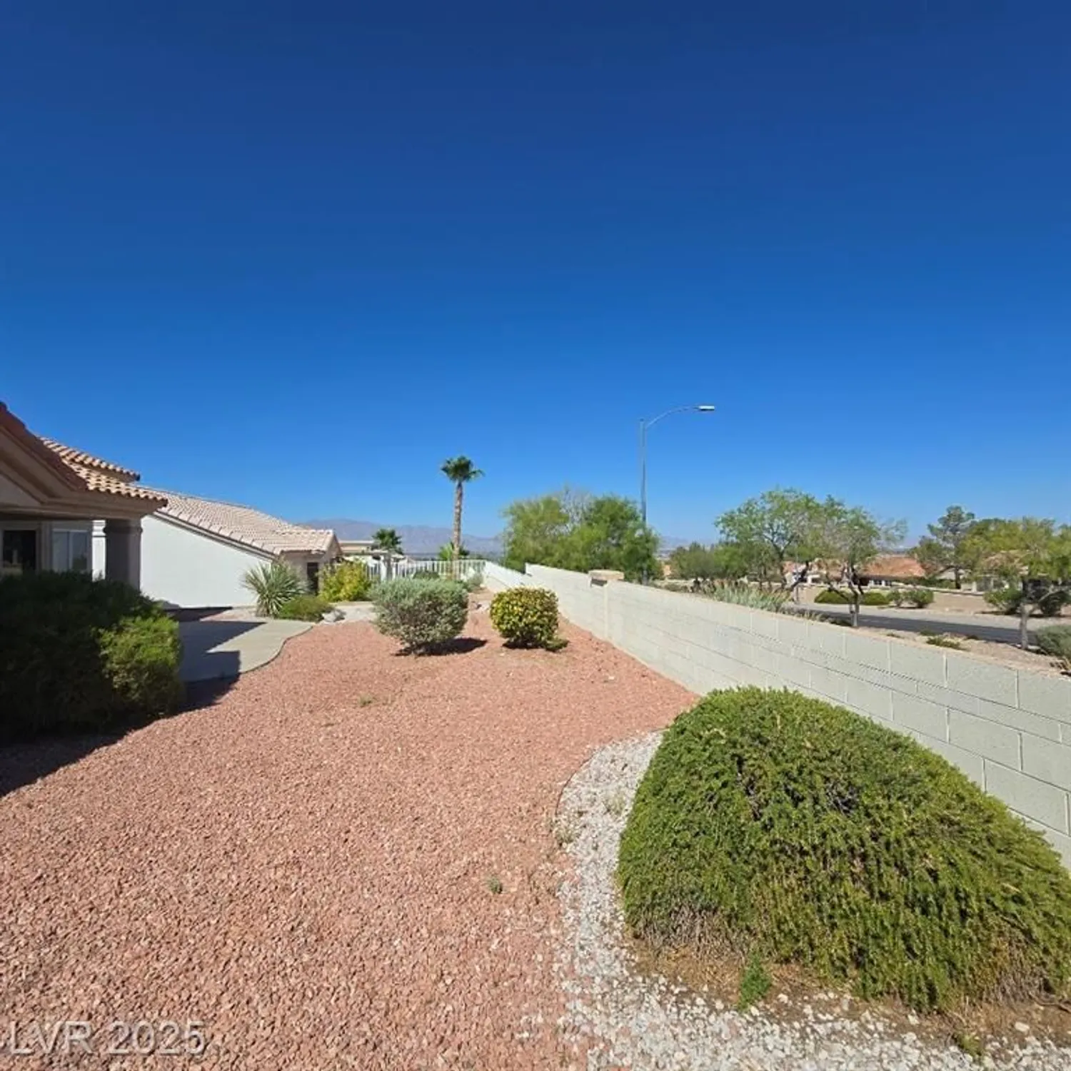 Property Slideshow image 23 of 38 | 10713 paradise point dr, Las Vegas, NV, 89134