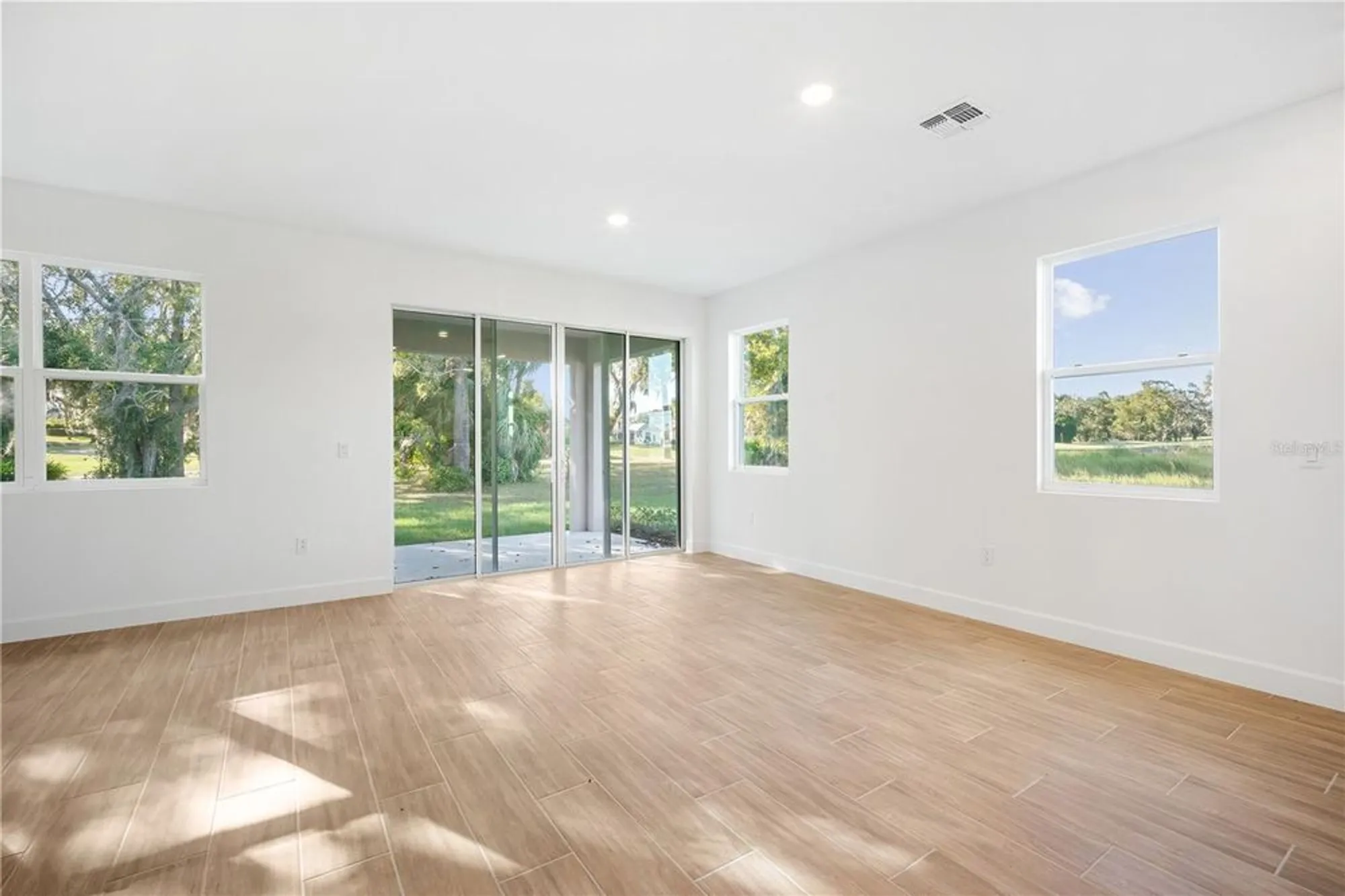 Property Slideshow image 17 of 28 | 9293 players dr, Weeki Wachee, FL, 34613