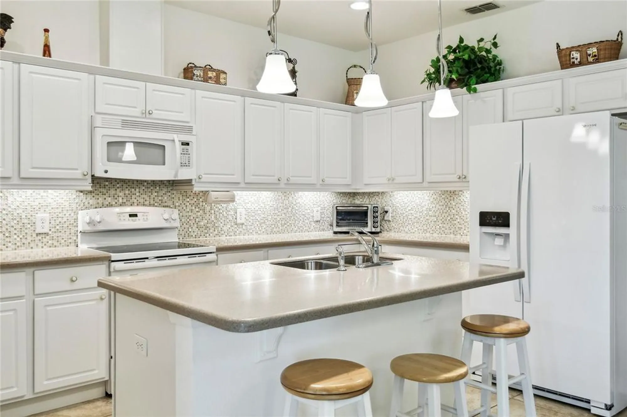 Property Slideshow image 13 of 63 | 3390 fallbrook dr, Kissimmee, FL, 34759