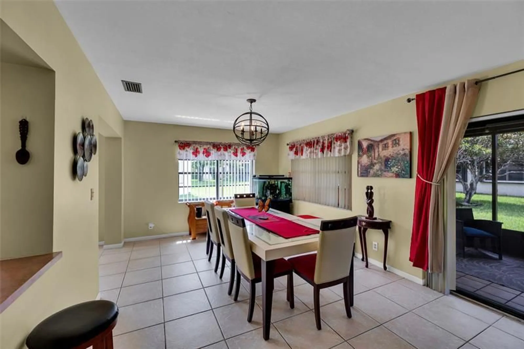 Property Slideshow image 25 of 50 | 9802 nw 75th ct, Tamarac, FL, 33321