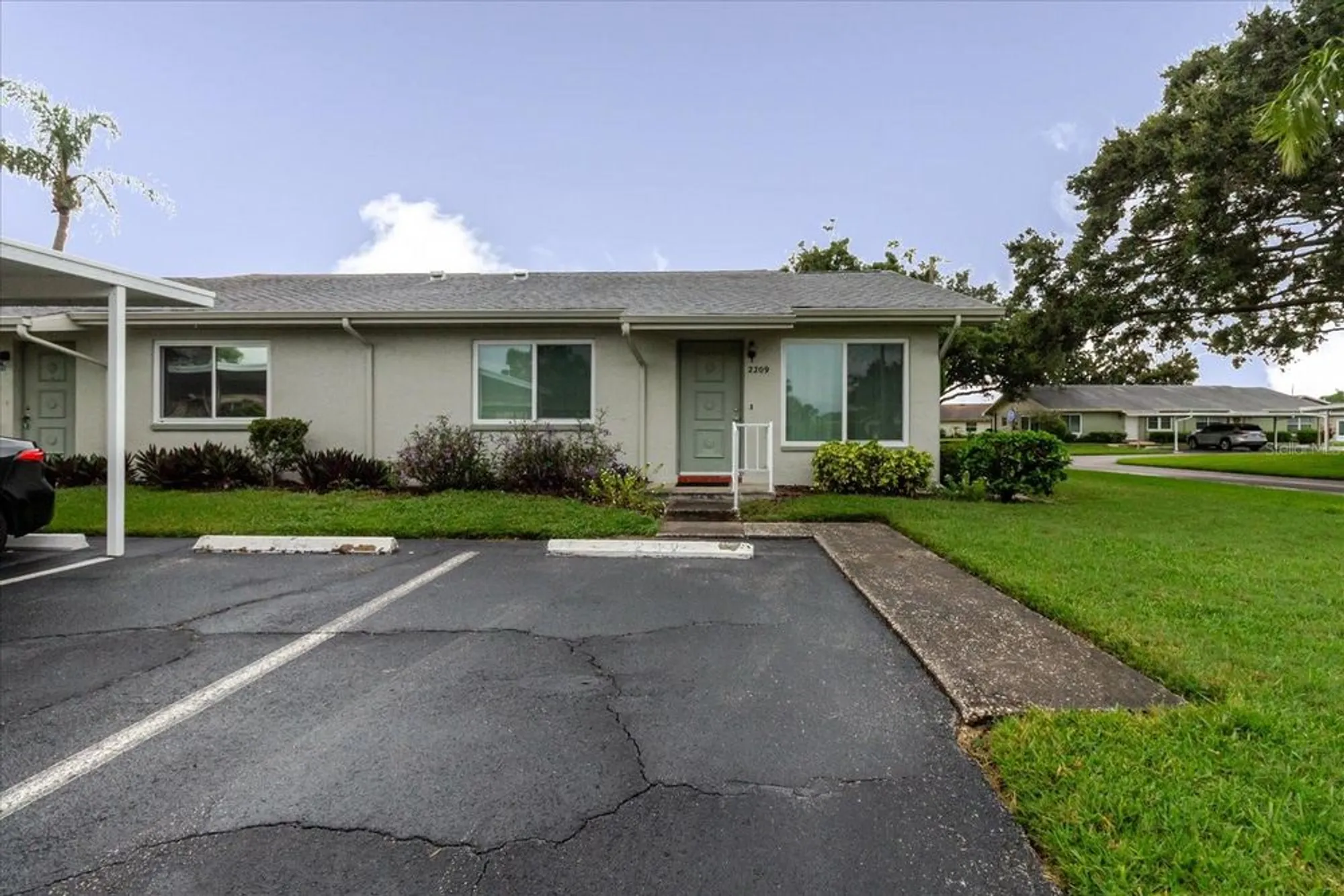 Property Slideshow image 3 of 63 | 2209 grenadier dr, Sun City Center, FL, 33573