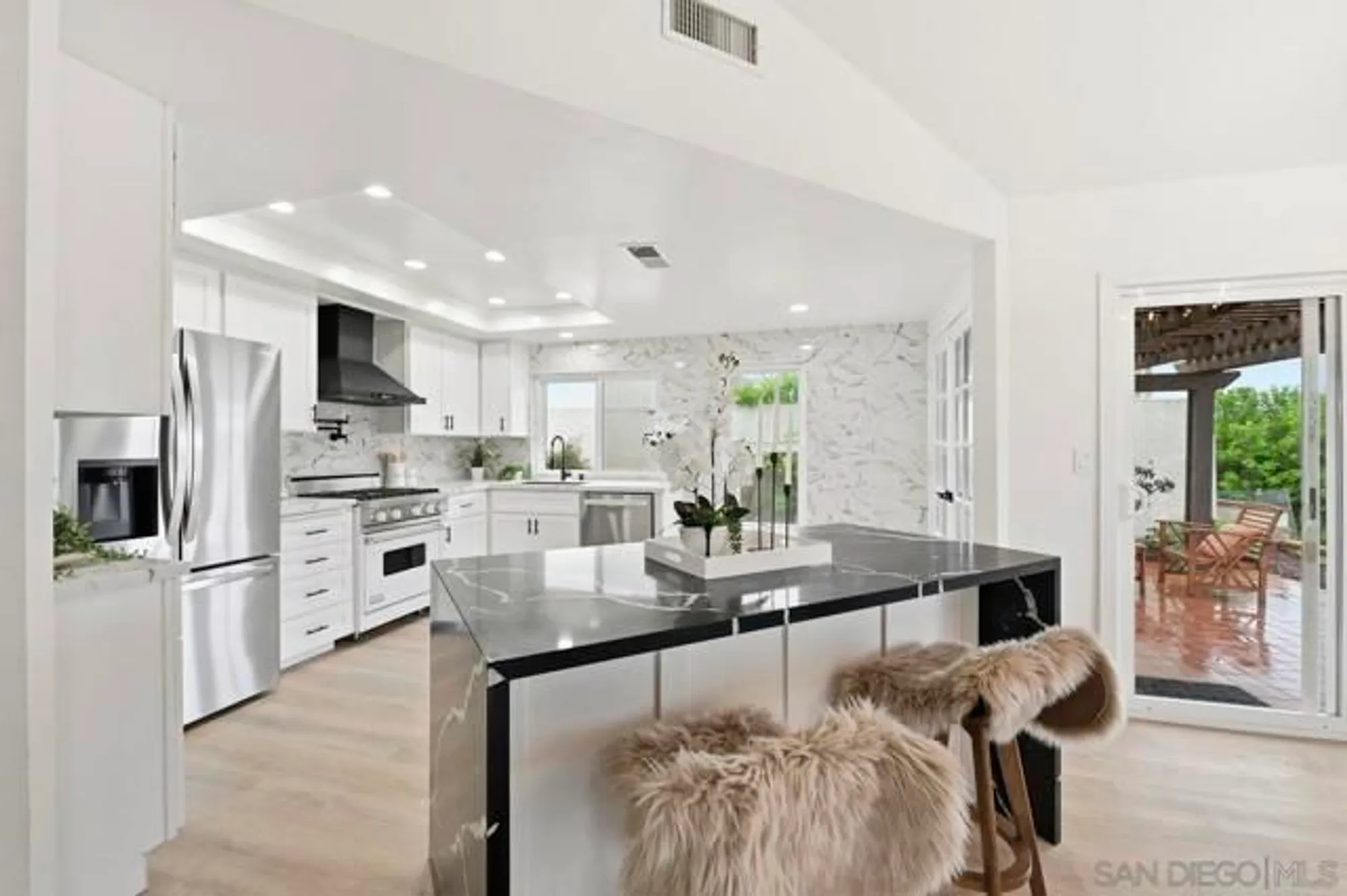 Property Slideshow image 14 of 39 | 17676 corte sobrado, San Diego, CA, 92128