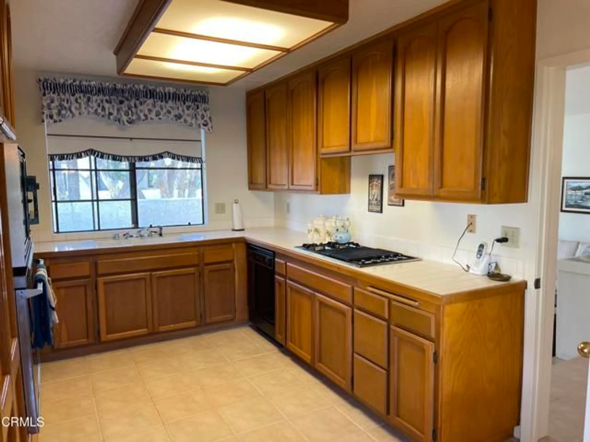 Property Slideshow image 23 of 75 | 2240 cannes sq, Oxnard, CA, 93035