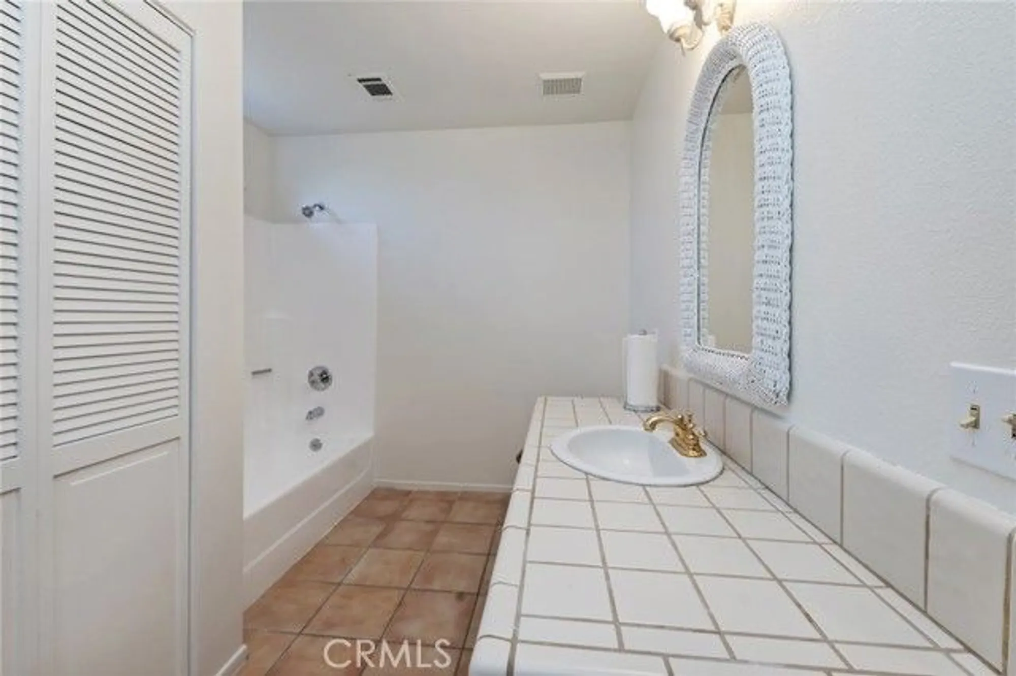 Property Slideshow image 16 of 24 | 19229 pine way, Apple Valley, CA, 92308