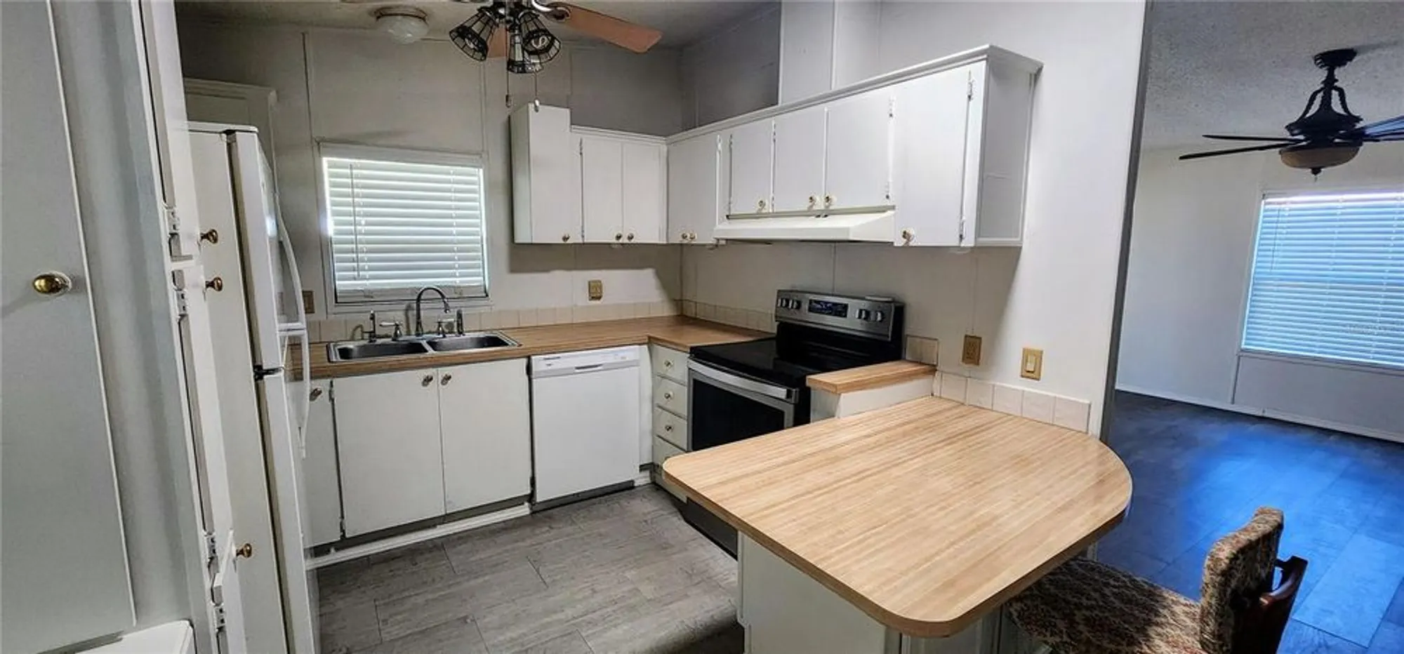 Property Slideshow image 2 of 31 | 404 s timber trl, Wildwood, FL, 34785