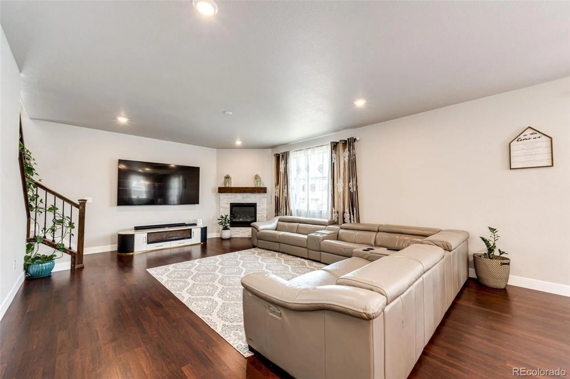 Property Slideshow image 17 of 44 | 3722 sandy vista trl, Castle Rock, CO, 80104