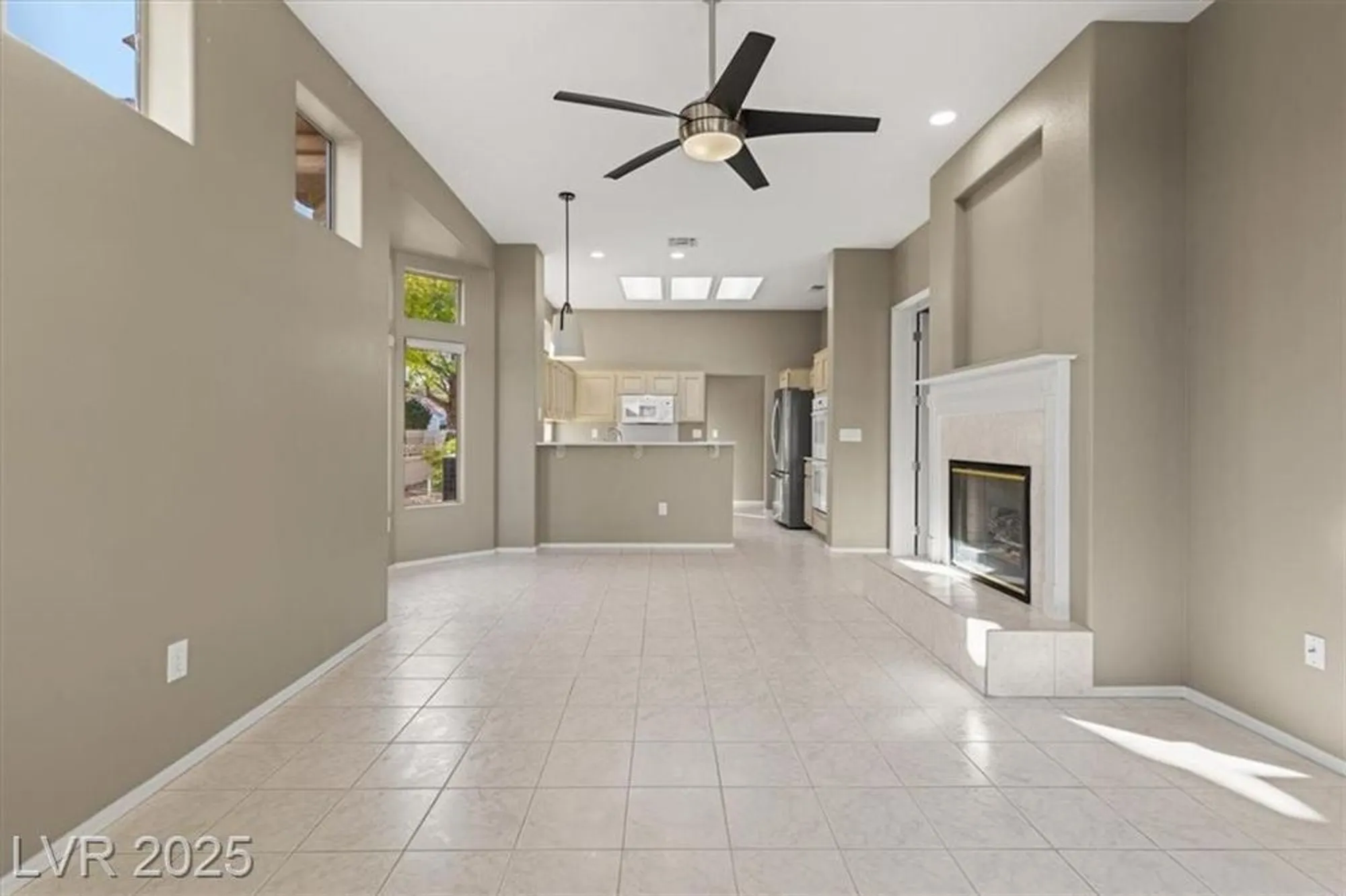 Property Slideshow image 21 of 43 | 2404 spring water dr, Las Vegas, NV, 89134
