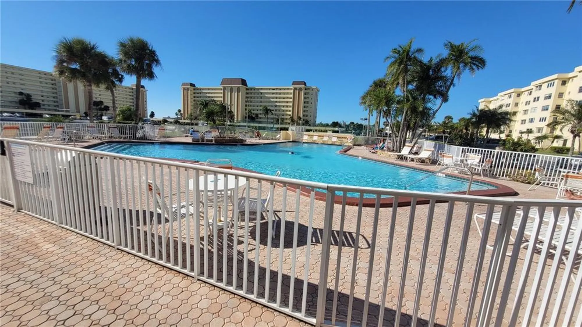 Property Slideshow image 16 of 32 | 4650 cove cir apt 111, St Petersburg, FL, 33708