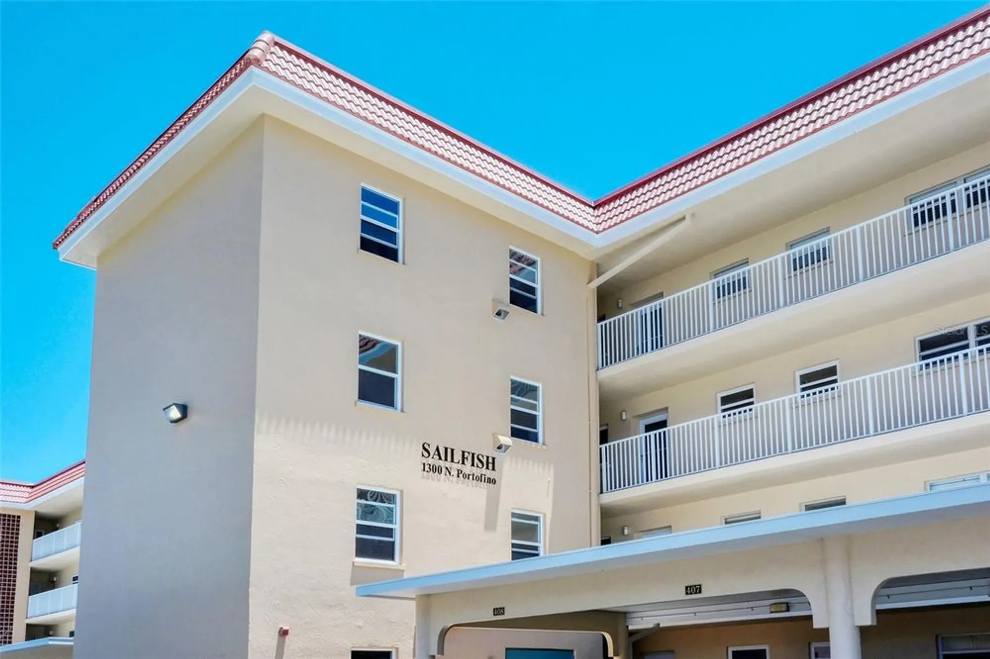 Property Slideshow image 1 of 90 | 1300 n portofino dr apt 305, Sarasota, FL, 34242