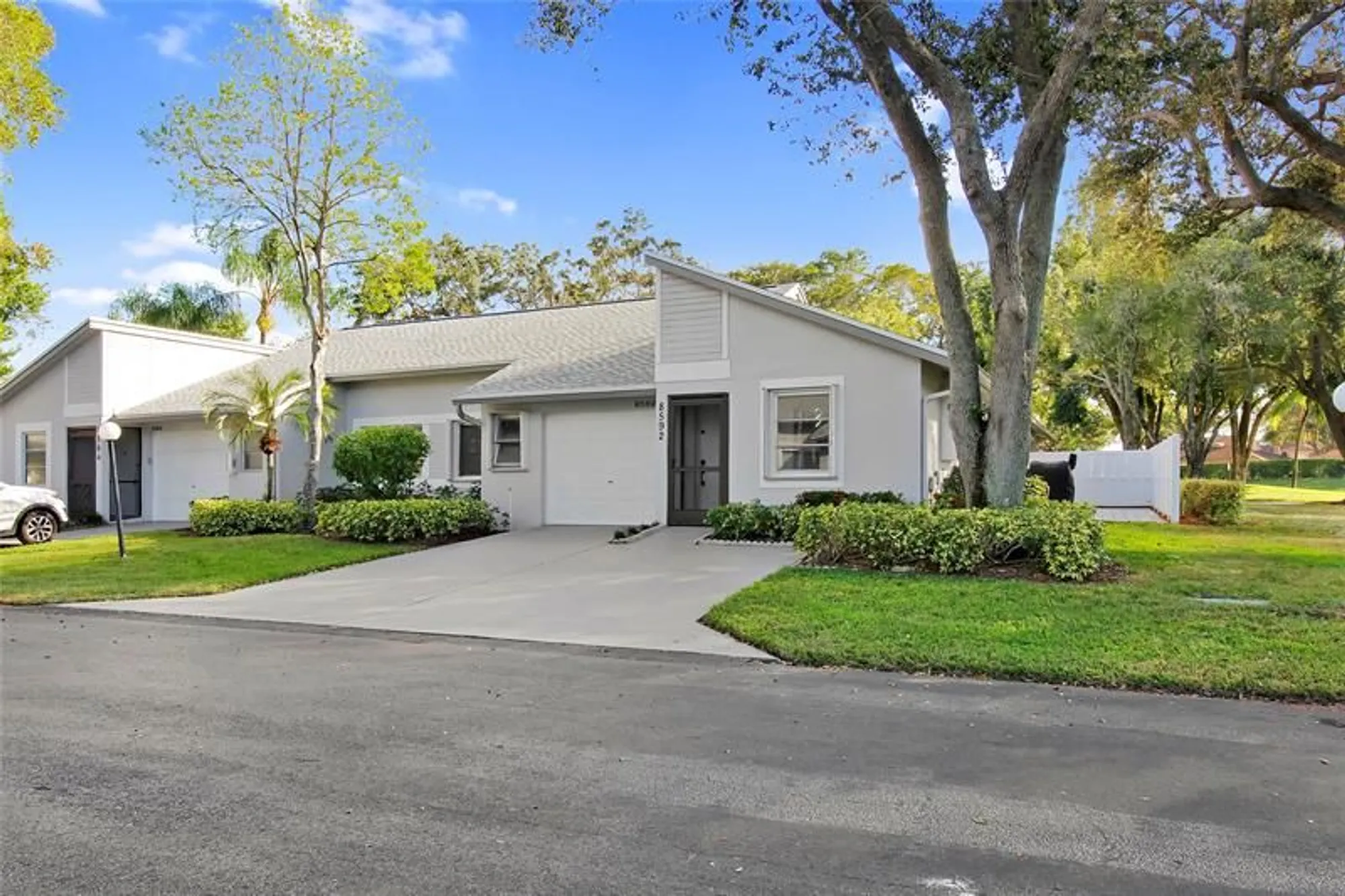 Property Slideshow image 3 of 39 | 8592 flamingo dr, Boca Raton, FL, 33496