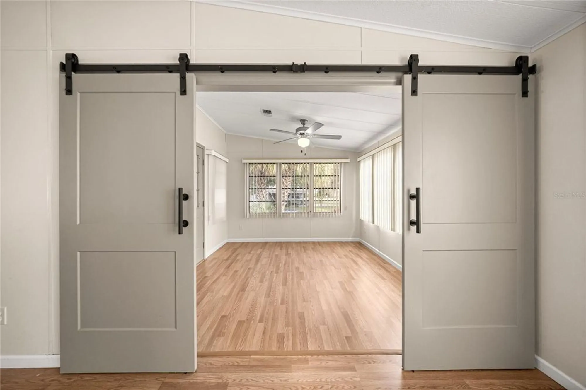 Property Slideshow image 6 of 31 | 712 devon dr, Lady Lake, FL, 32159