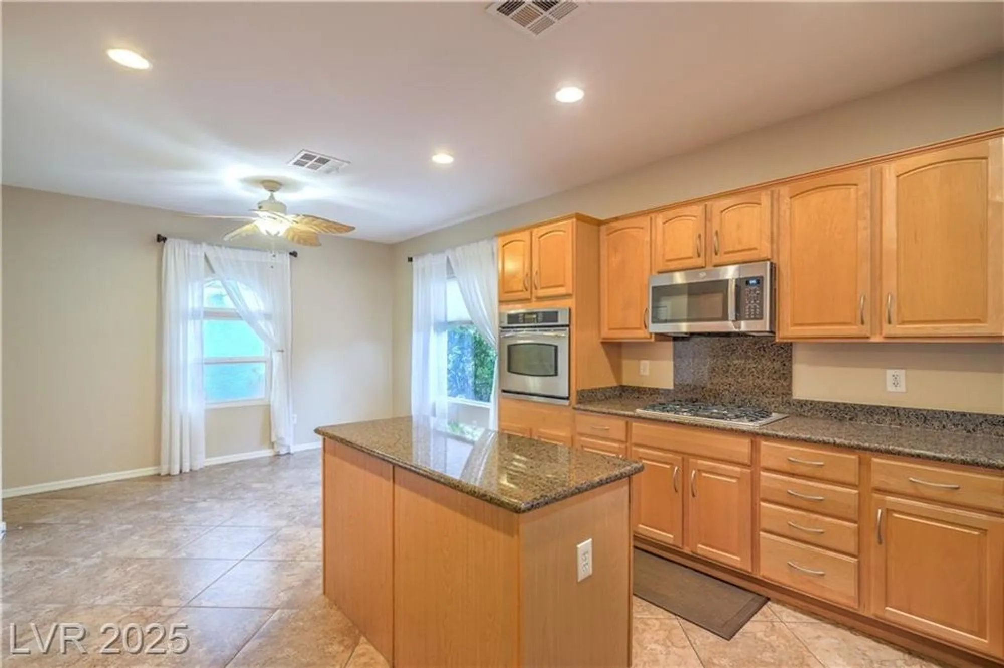 Property Slideshow image 12 of 52 | 2148 shadow canyon dr, Henderson, NV, 89044