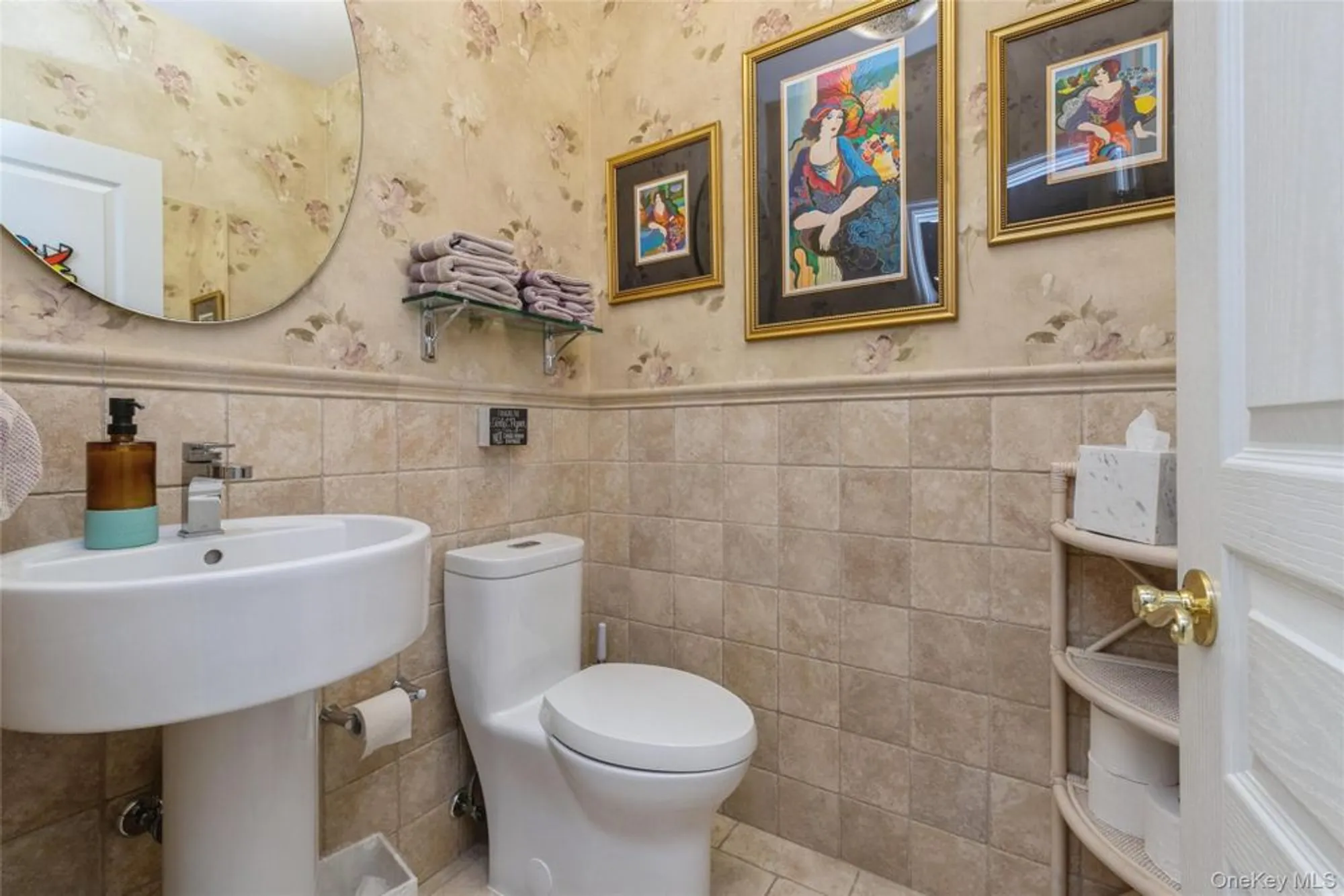Property Slideshow image 16 of 44 | 95 cove ln, East Setauket, NY, 11733