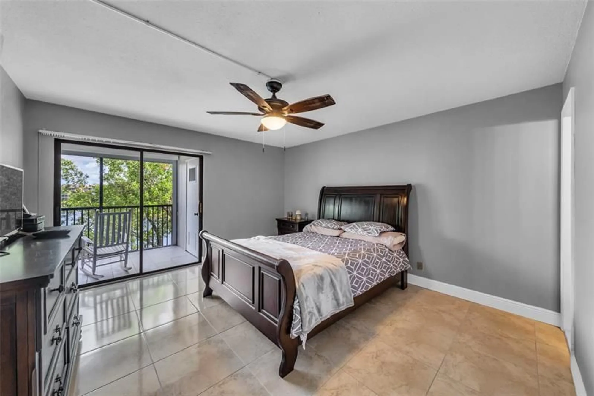 Property Slideshow image 17 of 43 | 7466 ashmont cir # 303, Tamarac, FL, 33321