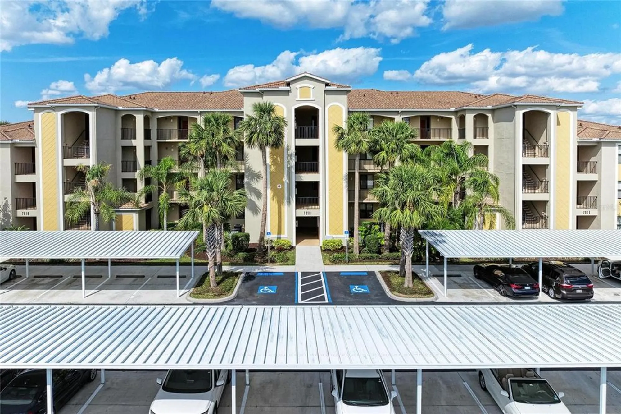 Property Slideshow image 6 of 83 | 7019 river hammock dr unit 104, Bradenton, FL, 34212