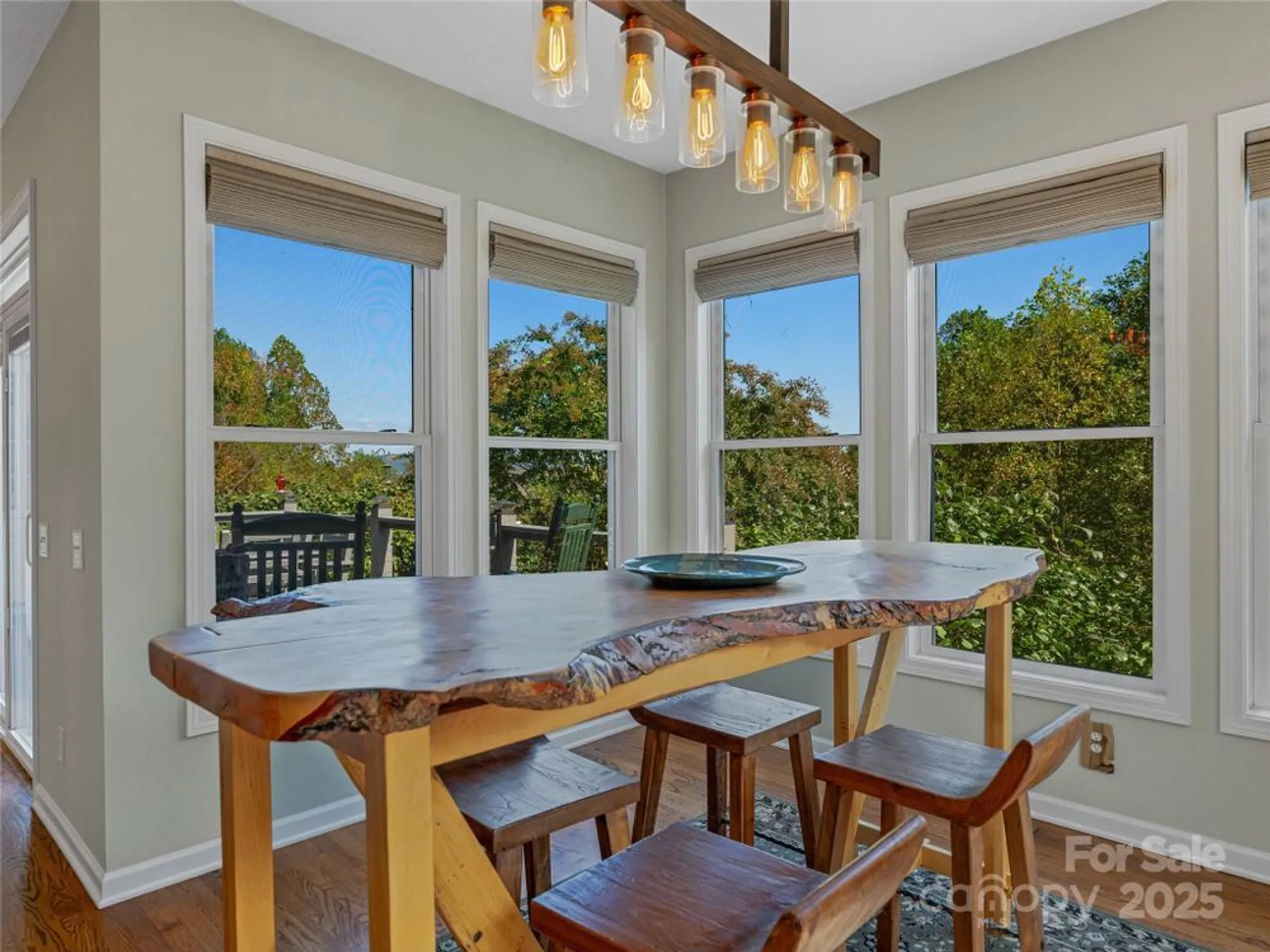 Property Slideshow image 16 of 48 | 222 bay laurel ln, Hendersonville, NC, 28791