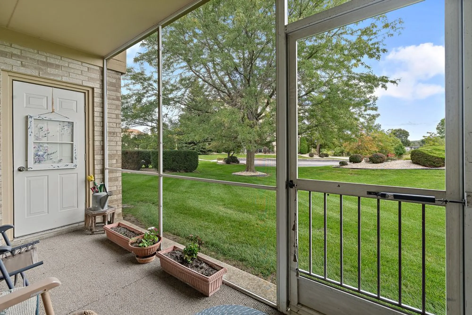 Property Slideshow image 21 of 33 | 18431 pine cone dr apt 1, Tinley Park, IL, 60477
