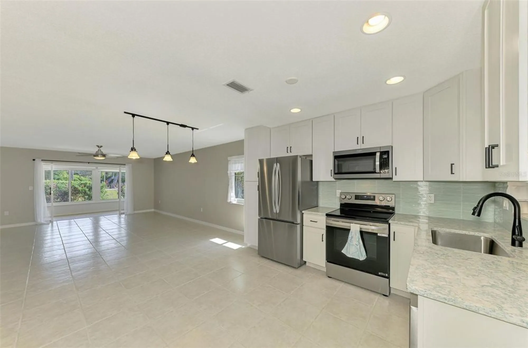 Property Slideshow image 15 of 71 | 501 sloop way, Nokomis, FL, 34275