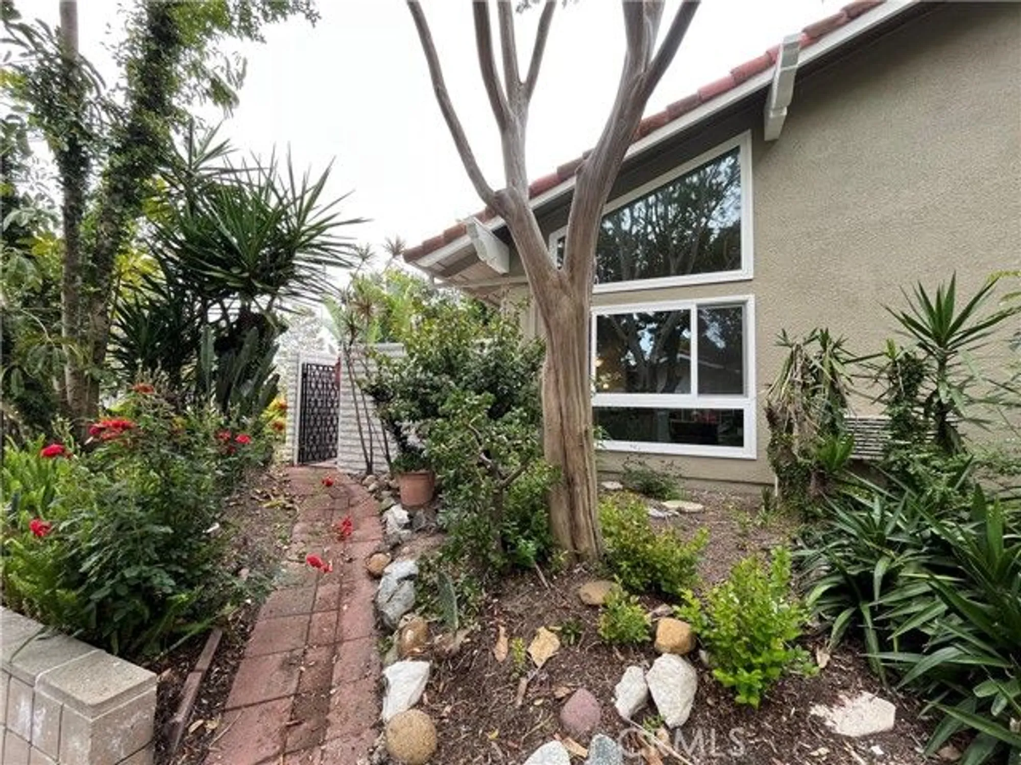 Property Slideshow image 34 of 38 | 2057 via b, Laguna Woods, CA, 92637