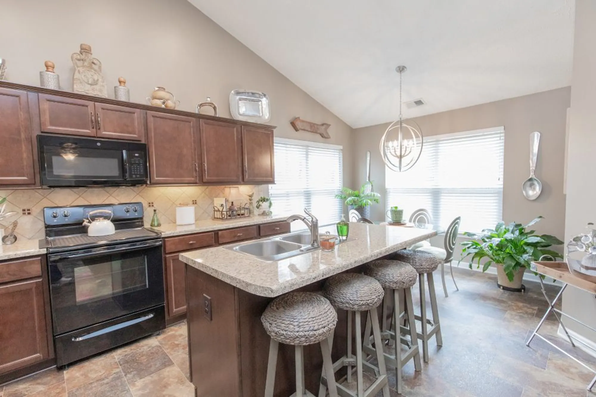 Property Slideshow image 9 of 50 | 395 devon chase hl 6001, Gallatin, TN, 37066