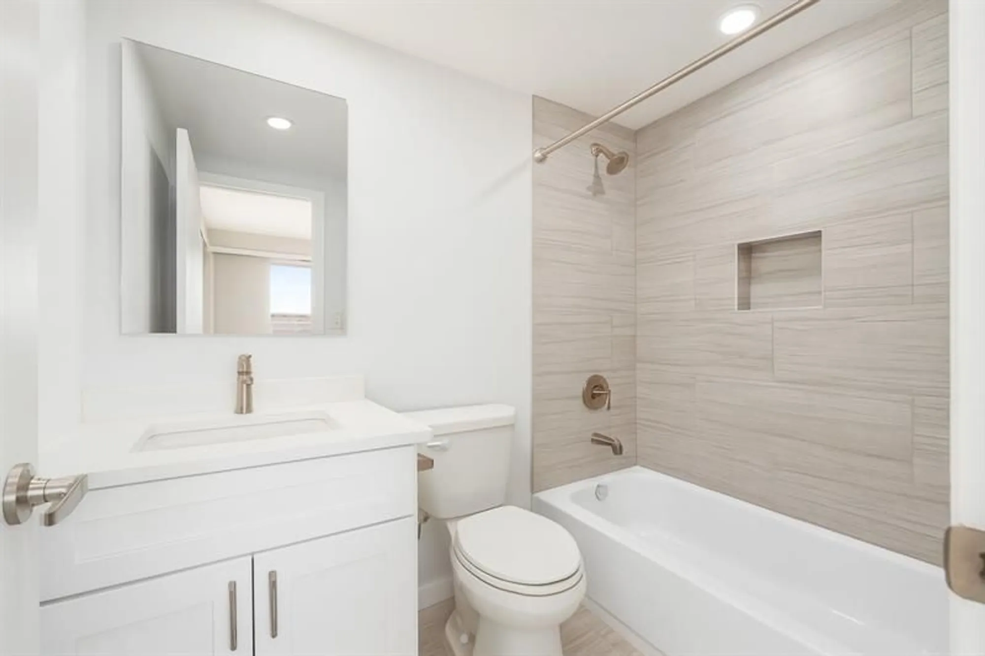 Property Slideshow image 4 of 46 | 3233 ne 34th st 508, Fort Lauderdale, FL, 33308