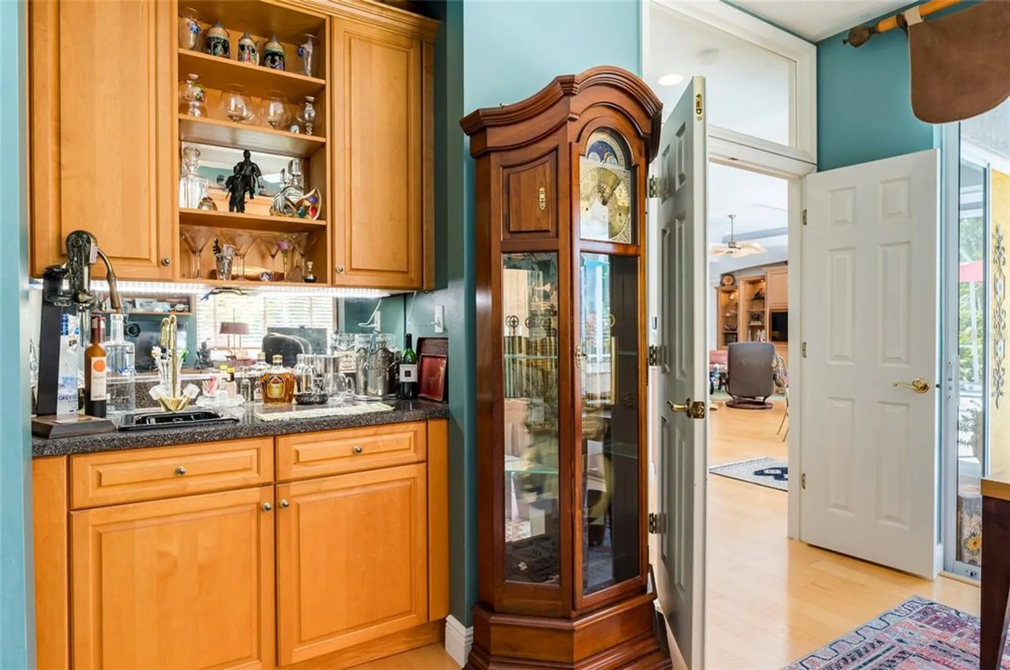 Property Slideshow image 23 of 50 | 4740 carrington cir, Sarasota, FL, 34243