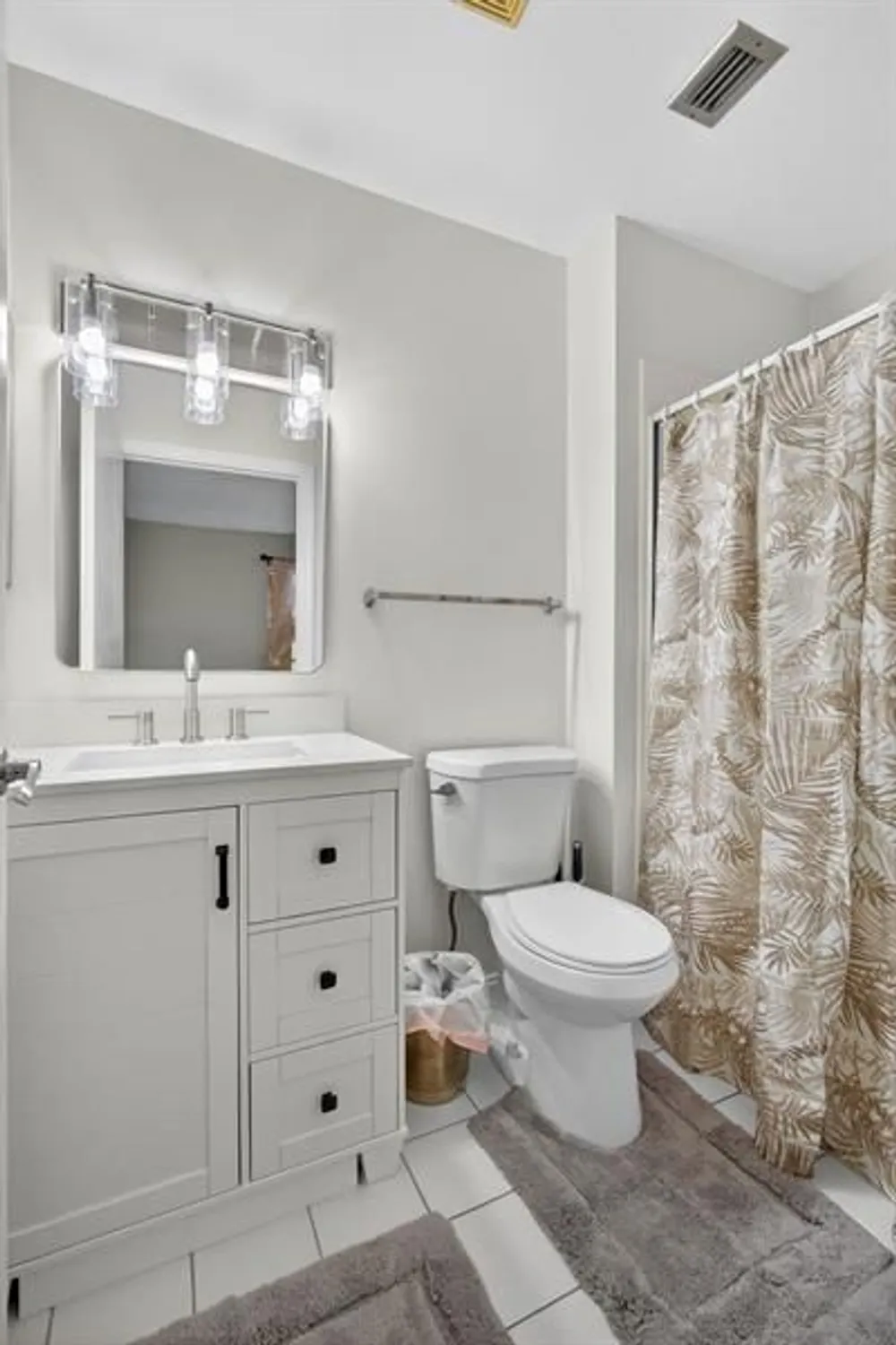 Property Slideshow image 21 of 30 | 224 lake constance dr # 224, West Palm Beach, FL, 33411