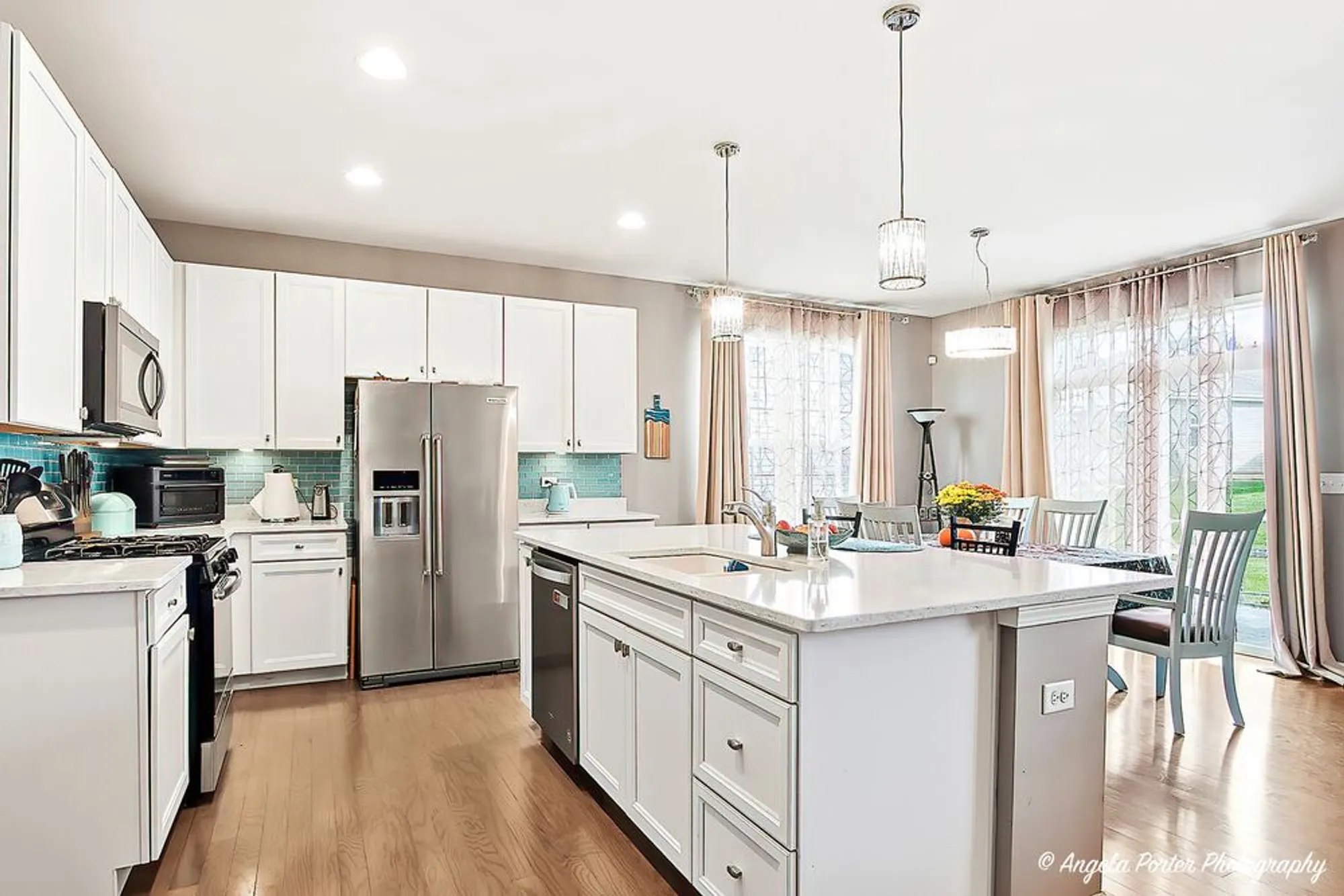 Property Slideshow image 8 of 30 | 1817 alta dr, Volo, IL, 60020