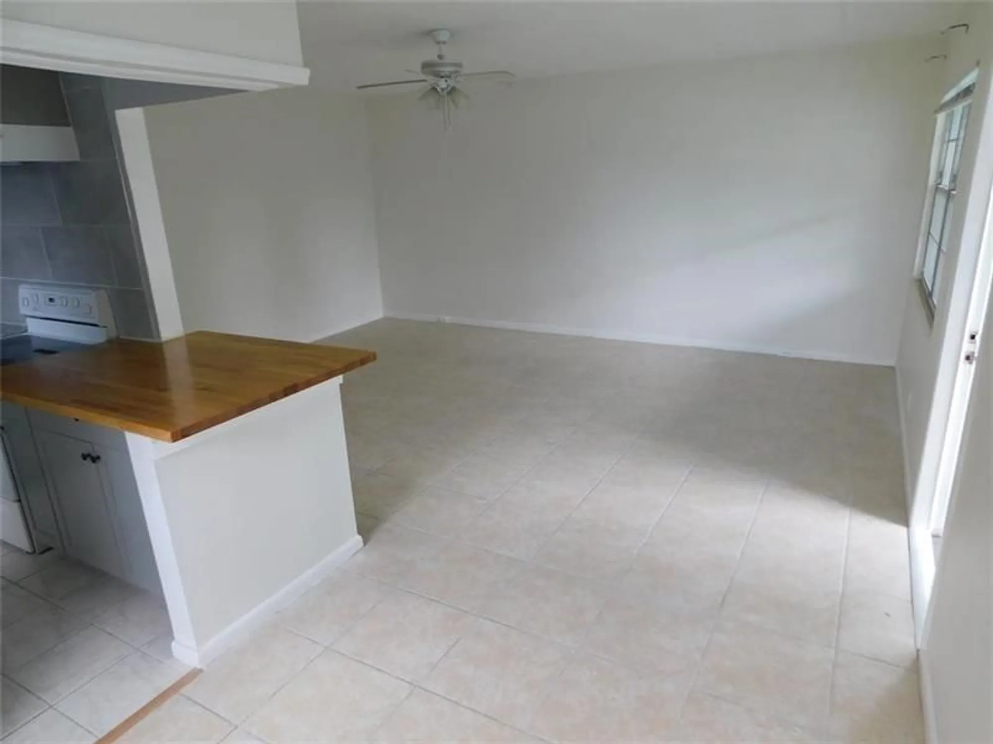 Property Slideshow image 10 of 42 | 333 newport v # 333, Deerfield Beach, FL, 33442