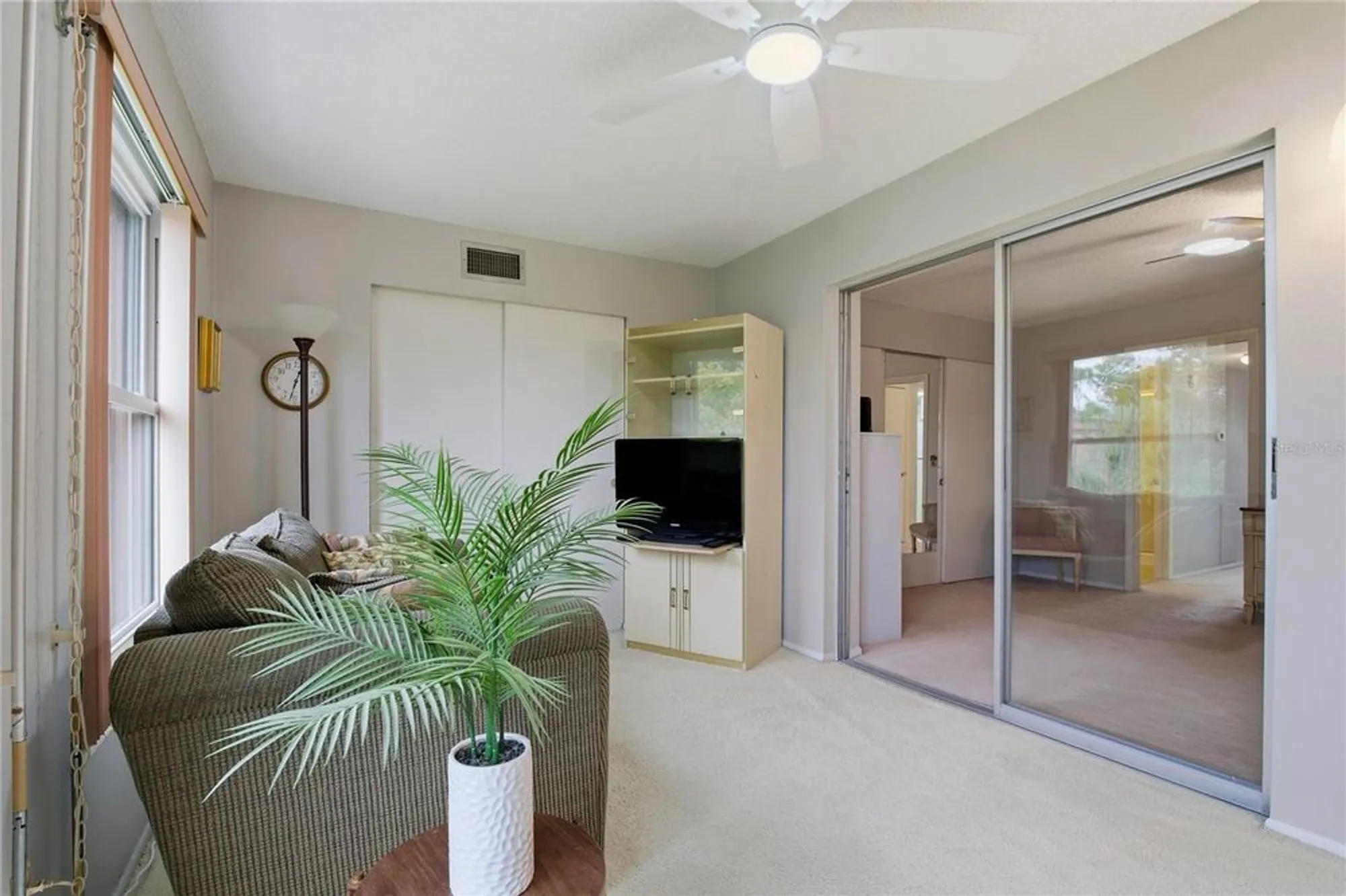 Property Slideshow image 18 of 39 | 2458 columbia dr 68, Clearwater, FL, 33763