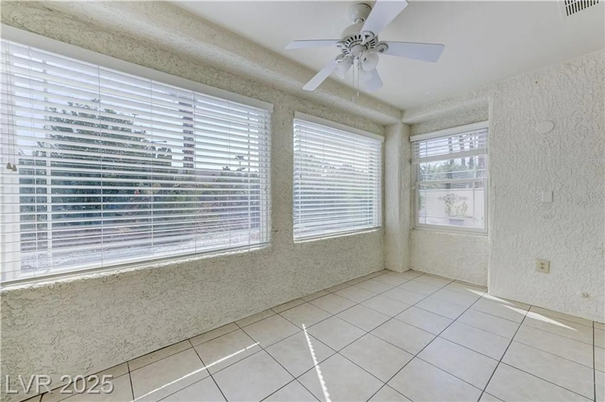 Property Slideshow image 19 of 24 | 8737 smokey dr, Las Vegas, NV, 89134