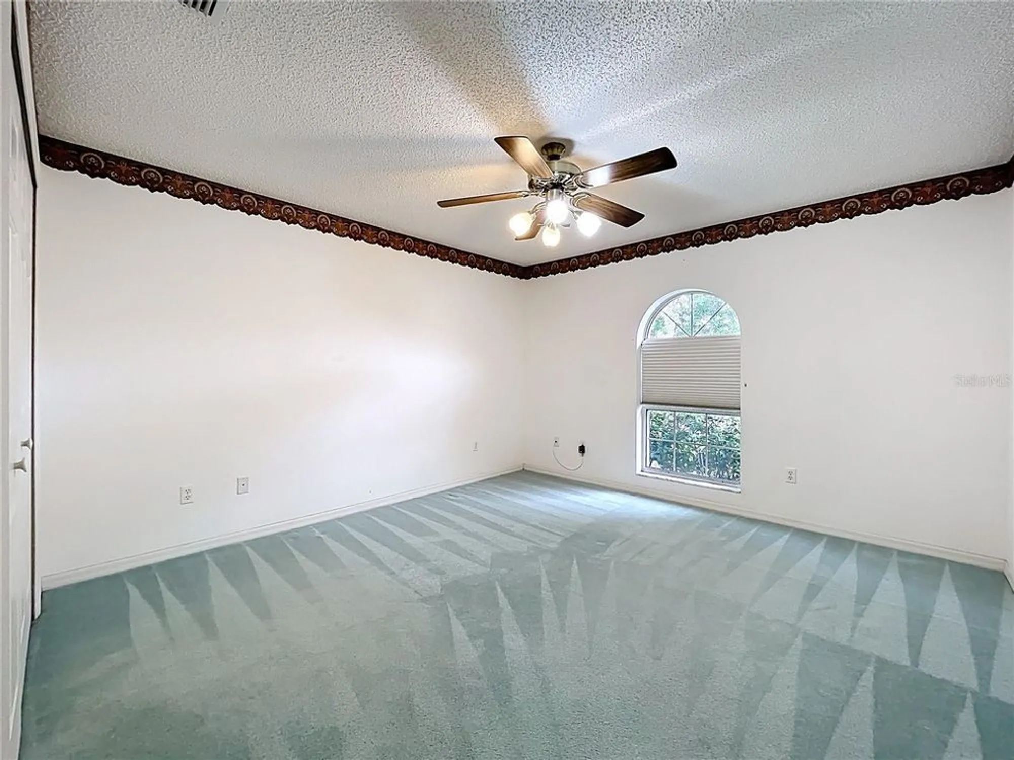 Property Slideshow image 26 of 63 | 5518 queen victoria dr, Leesburg, FL, 34748