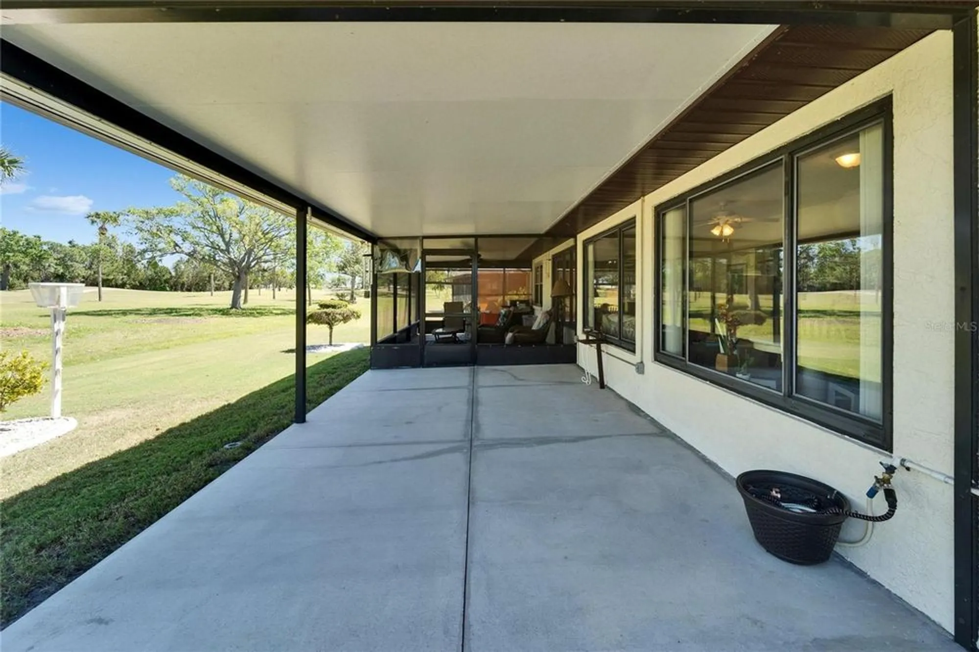 Property Slideshow image 47 of 79 | 2007 east view dr, Sun City Center, FL, 33573