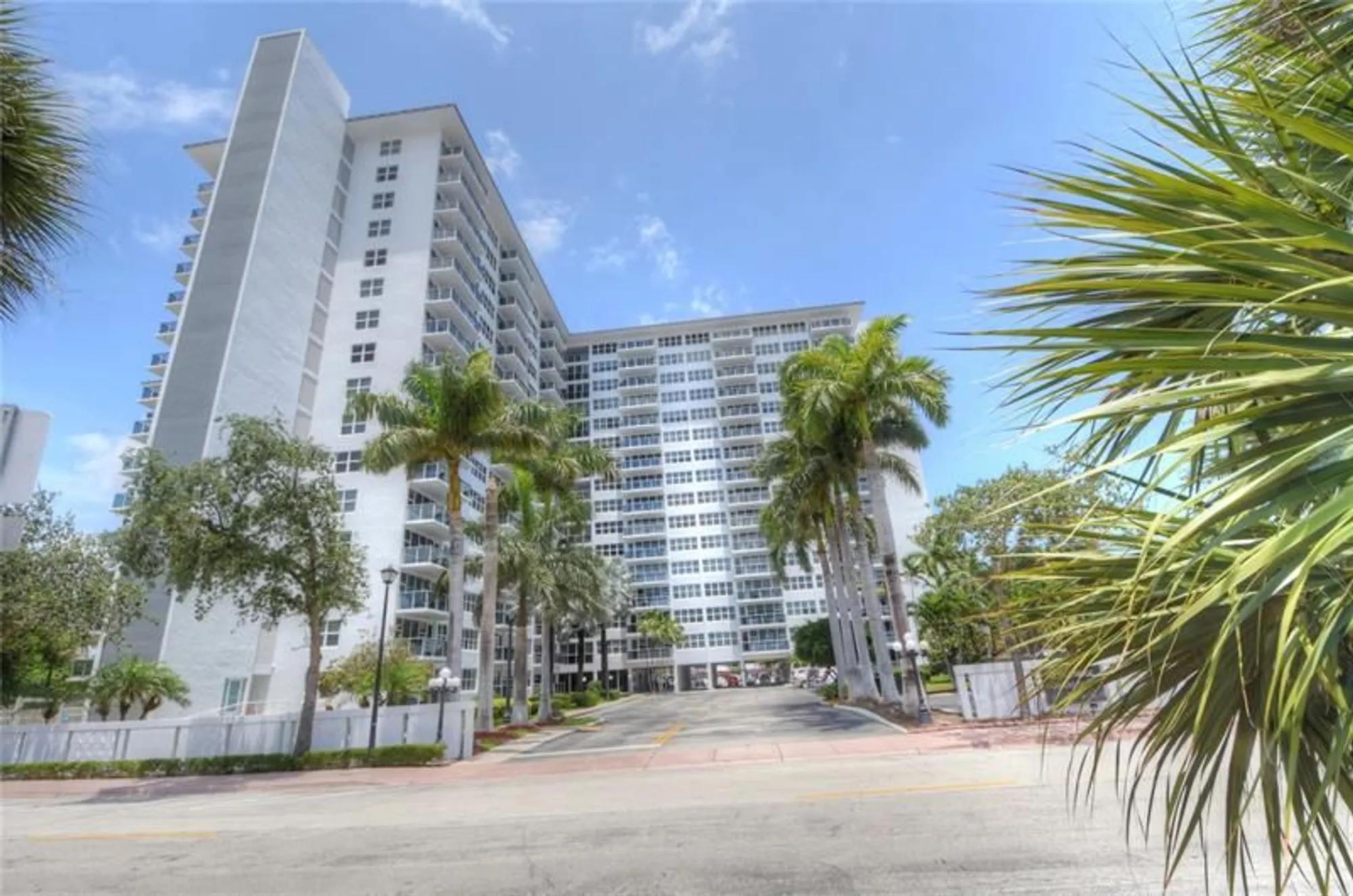 Property Slideshow image 1 of 41 | 3333 ne 34th st 1401, Fort Lauderdale, FL, 33308