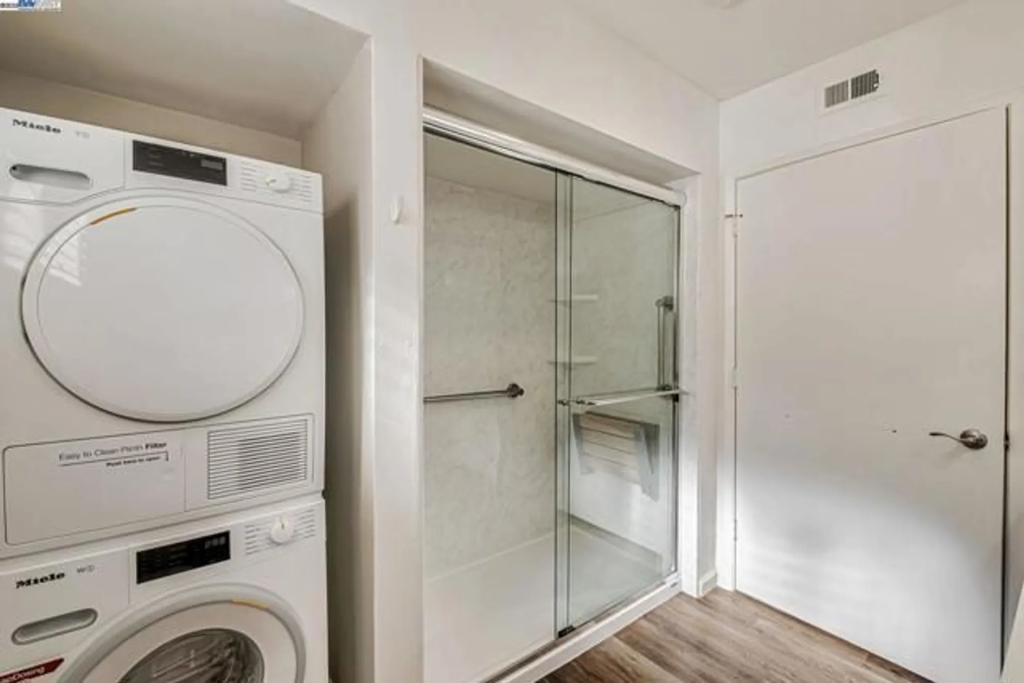 Property Slideshow image 23 of 29 | 1400 golden rain rd 3, Walnut Creek, CA, 94595