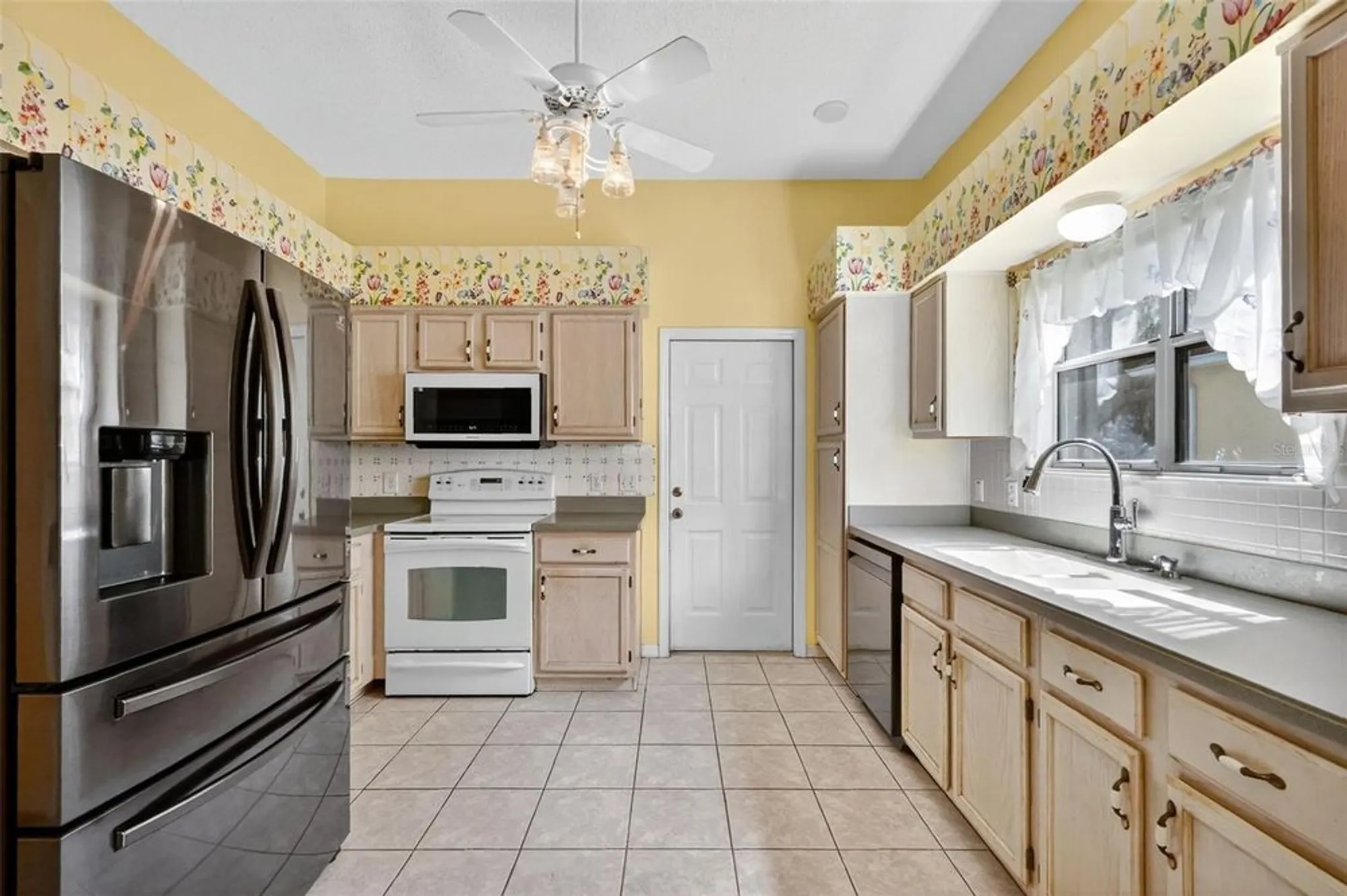 Property Slideshow image 17 of 35 | 318 del mar dr, The Villages, FL, 32159