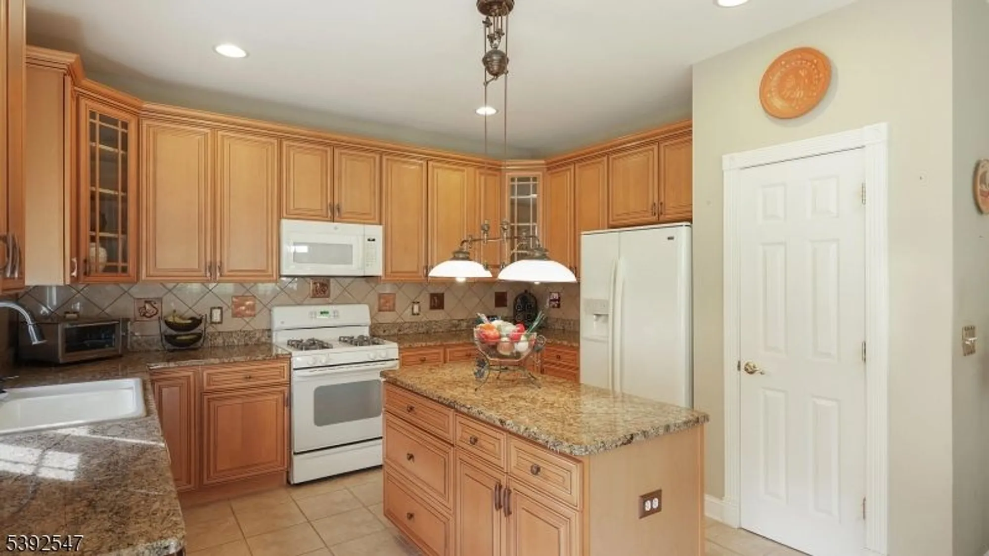 Property Slideshow image 18 of 38 | 13 bray ct, Somerset, NJ, 08873