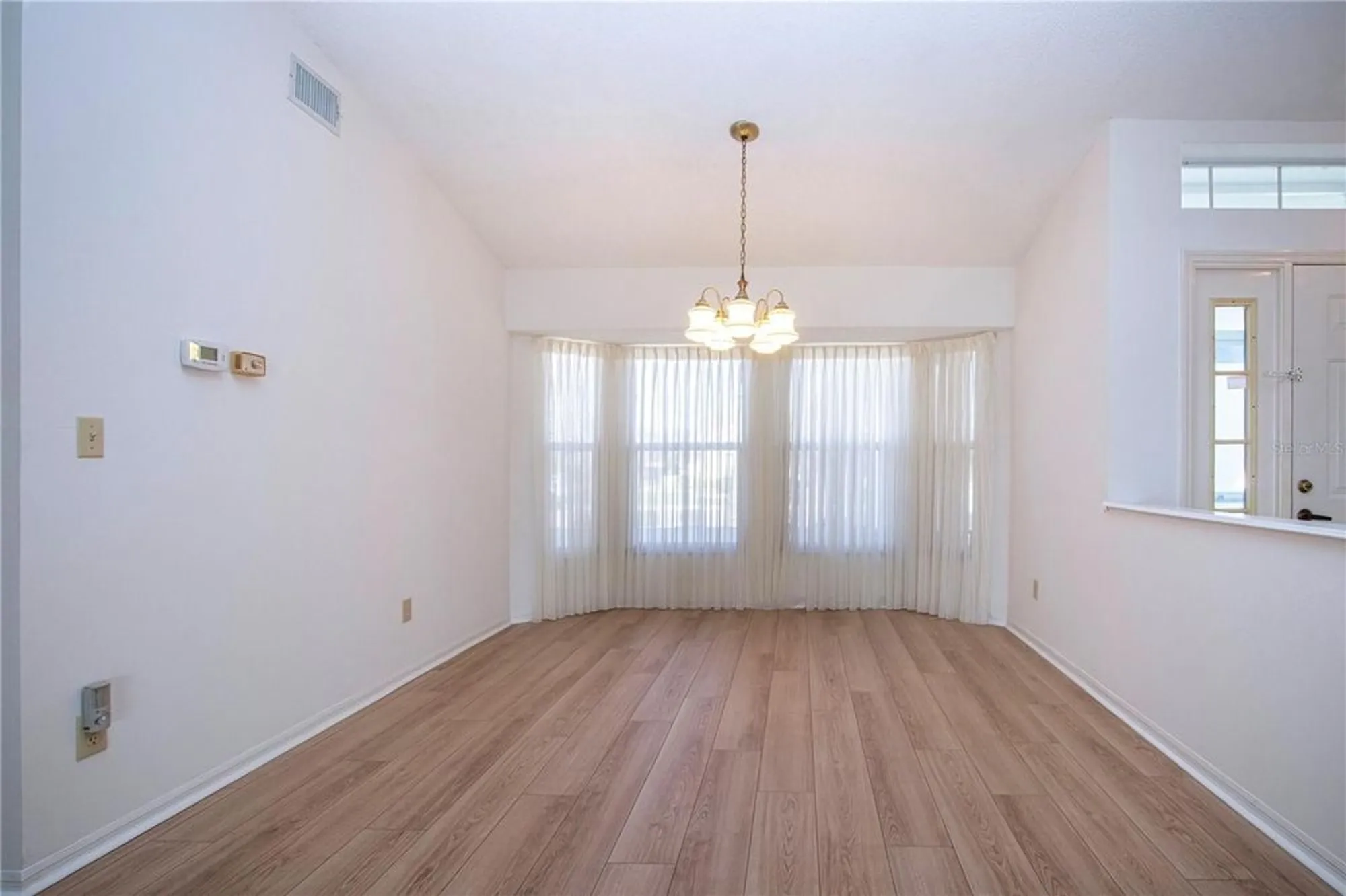 Property Slideshow image 4 of 60 | 2016 new bedford dr, Sun City Center, FL, 33573