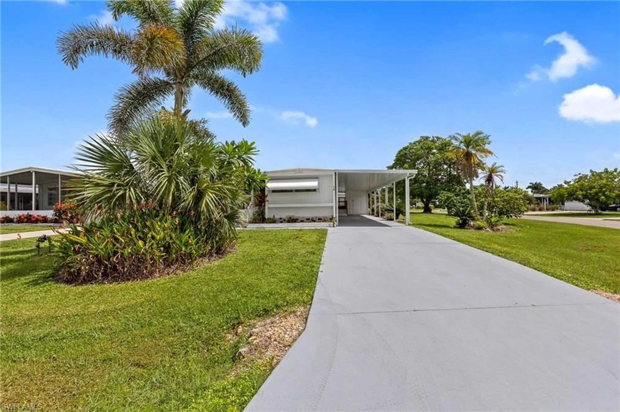 Property Slideshow image 4 of 40 | 16 san remo cir, Naples, FL, 34112